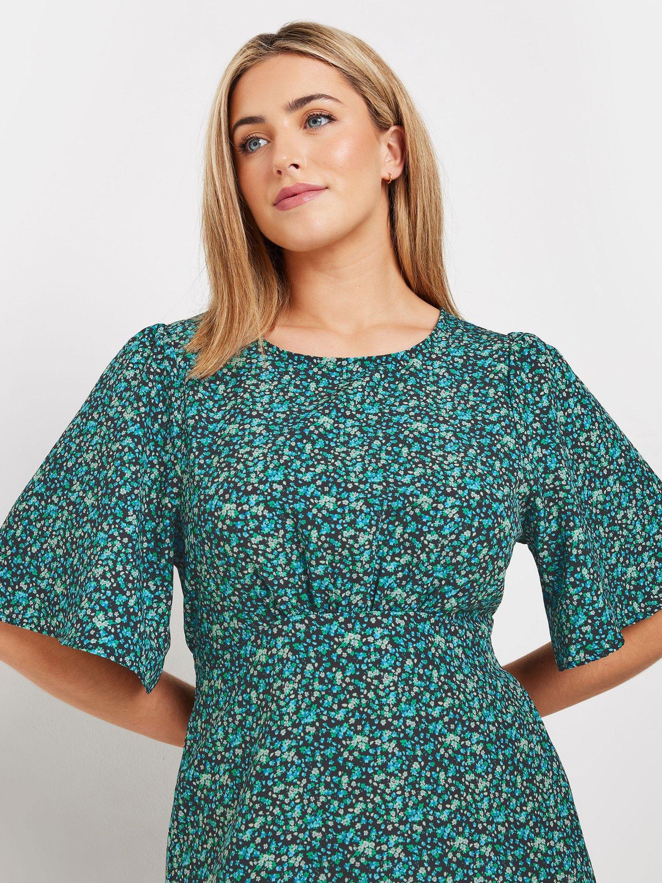 mco-ditsy-flutter-sleeve-dress-blackgreenoutfit