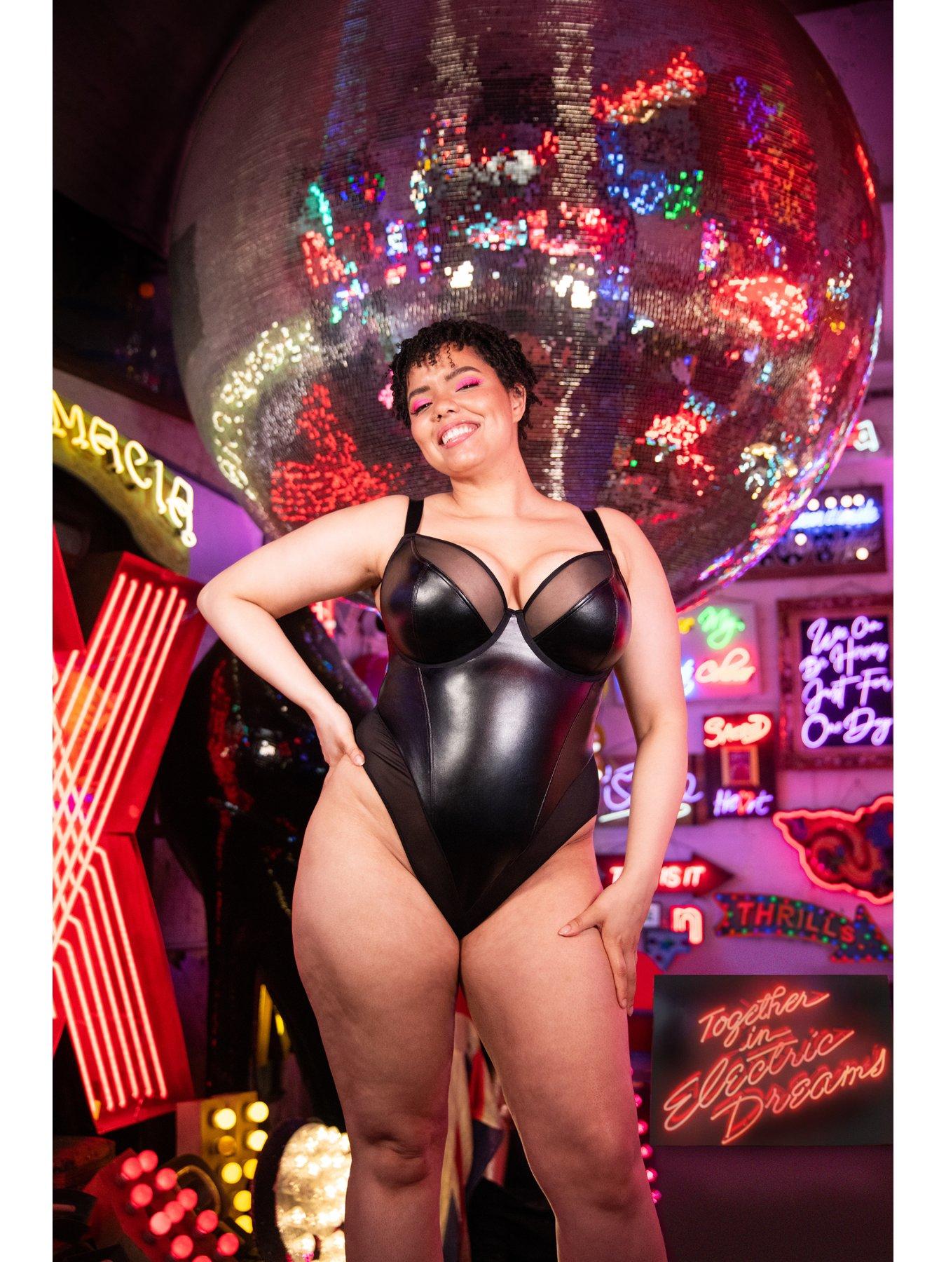 curvy-kate-curvy-kate-rebelle-faux-leather-non-padded-underwired-plunge-bodysuit-blackdetail