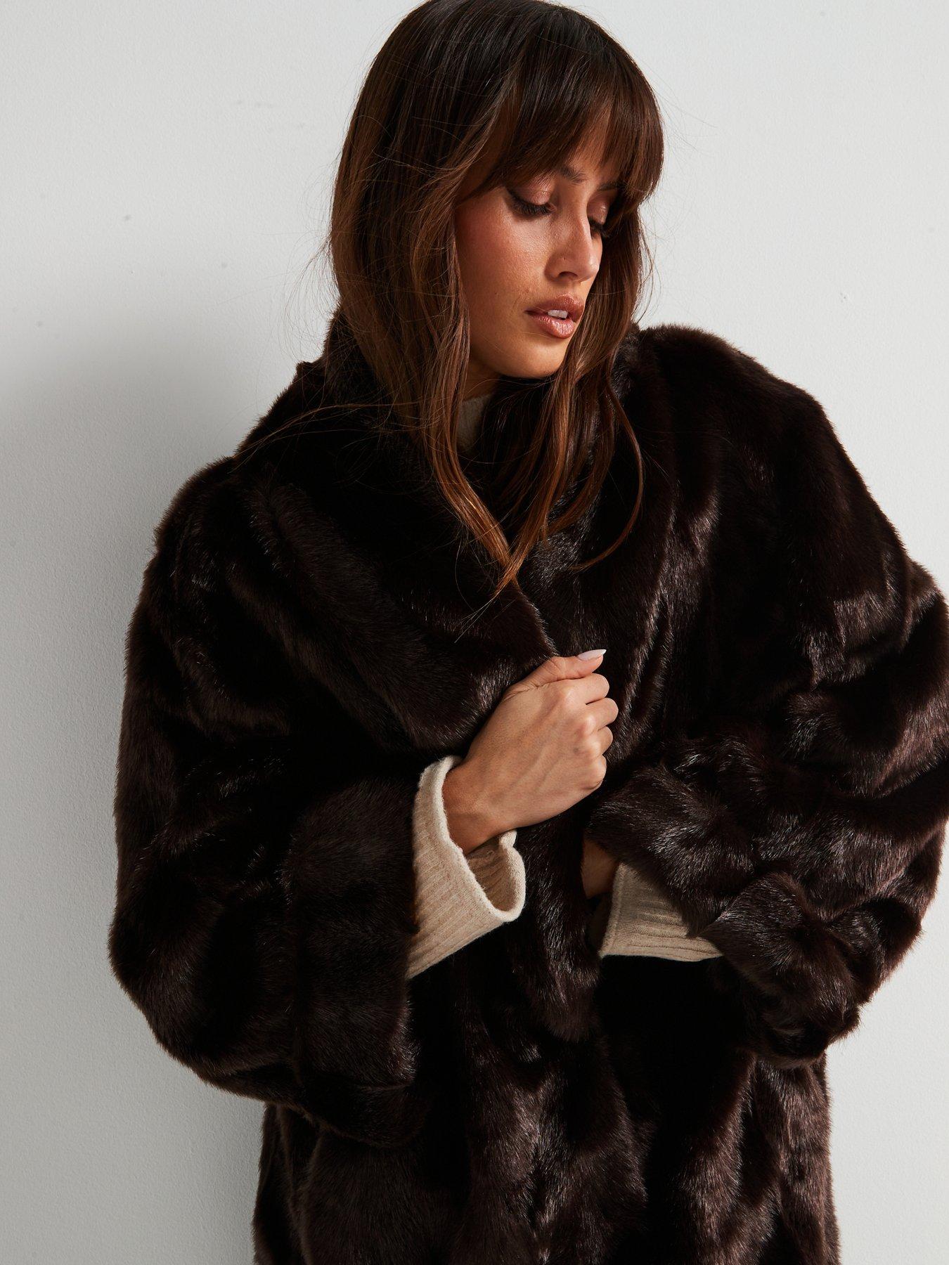 jakke-castello-coat-chocolate-faux-fur-coatoutfit