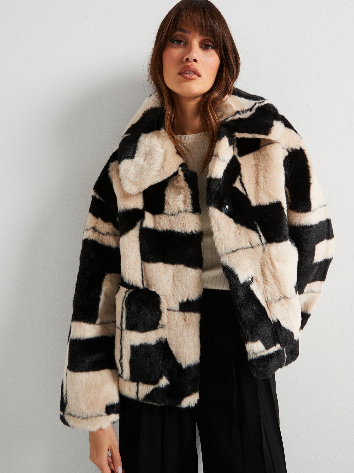 jakke-traci-coat-monochrome-tilefront