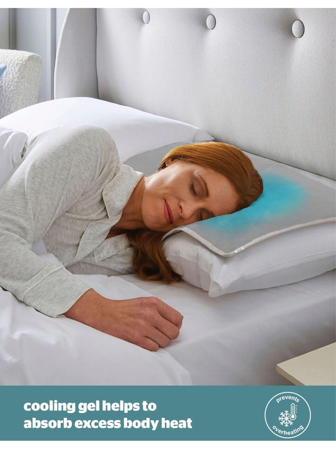 Image 4 of 7 of Silentnight Restore Cooling Summer Pillow Pad