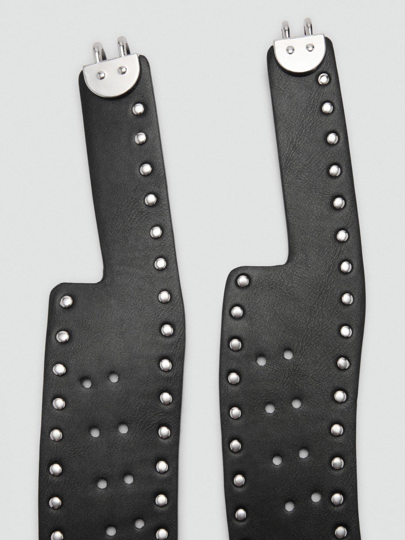 mango-studded-buckle-beltback