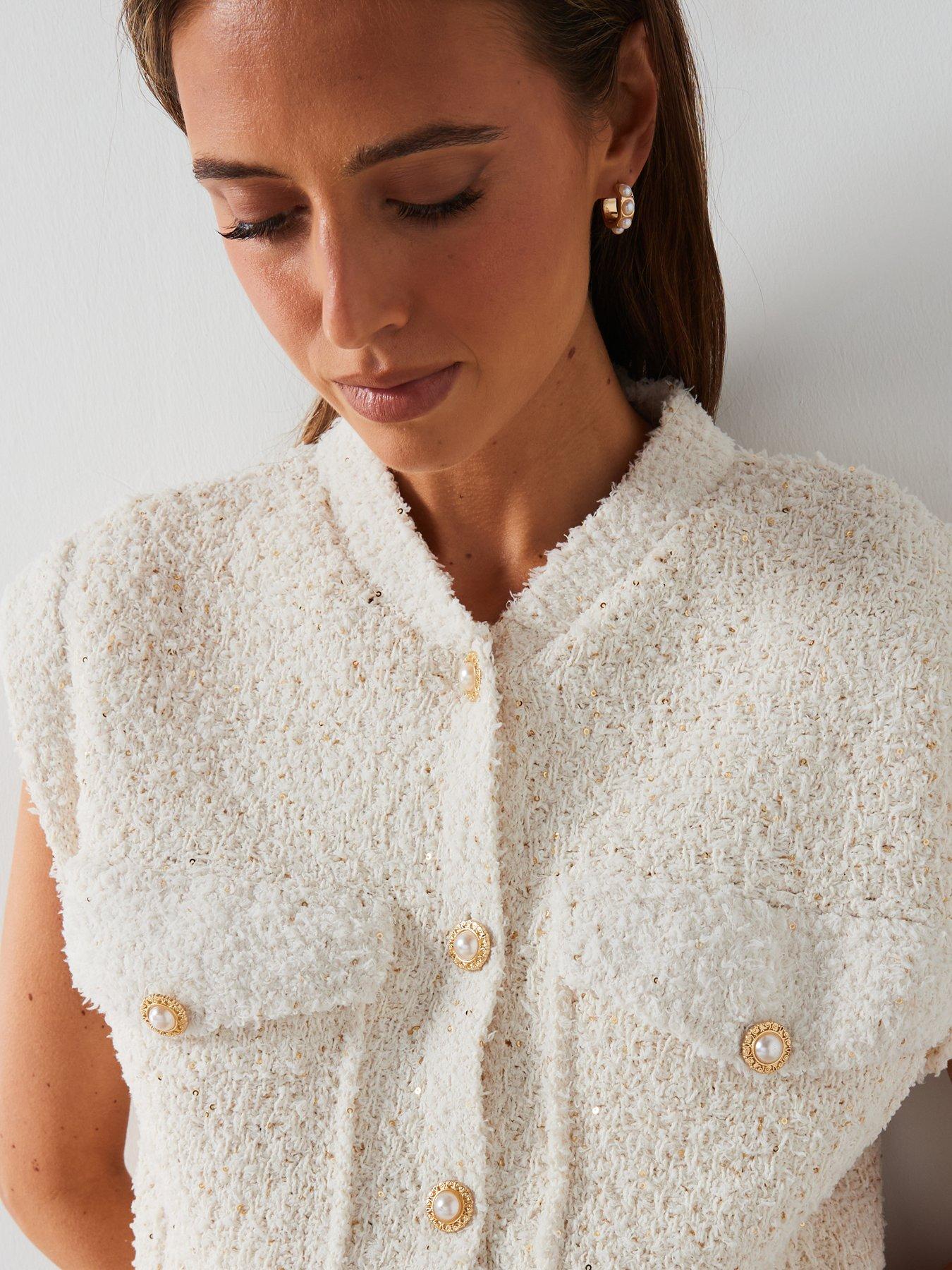 mango-knitted-buttoned-jumper-vest-creamdetail