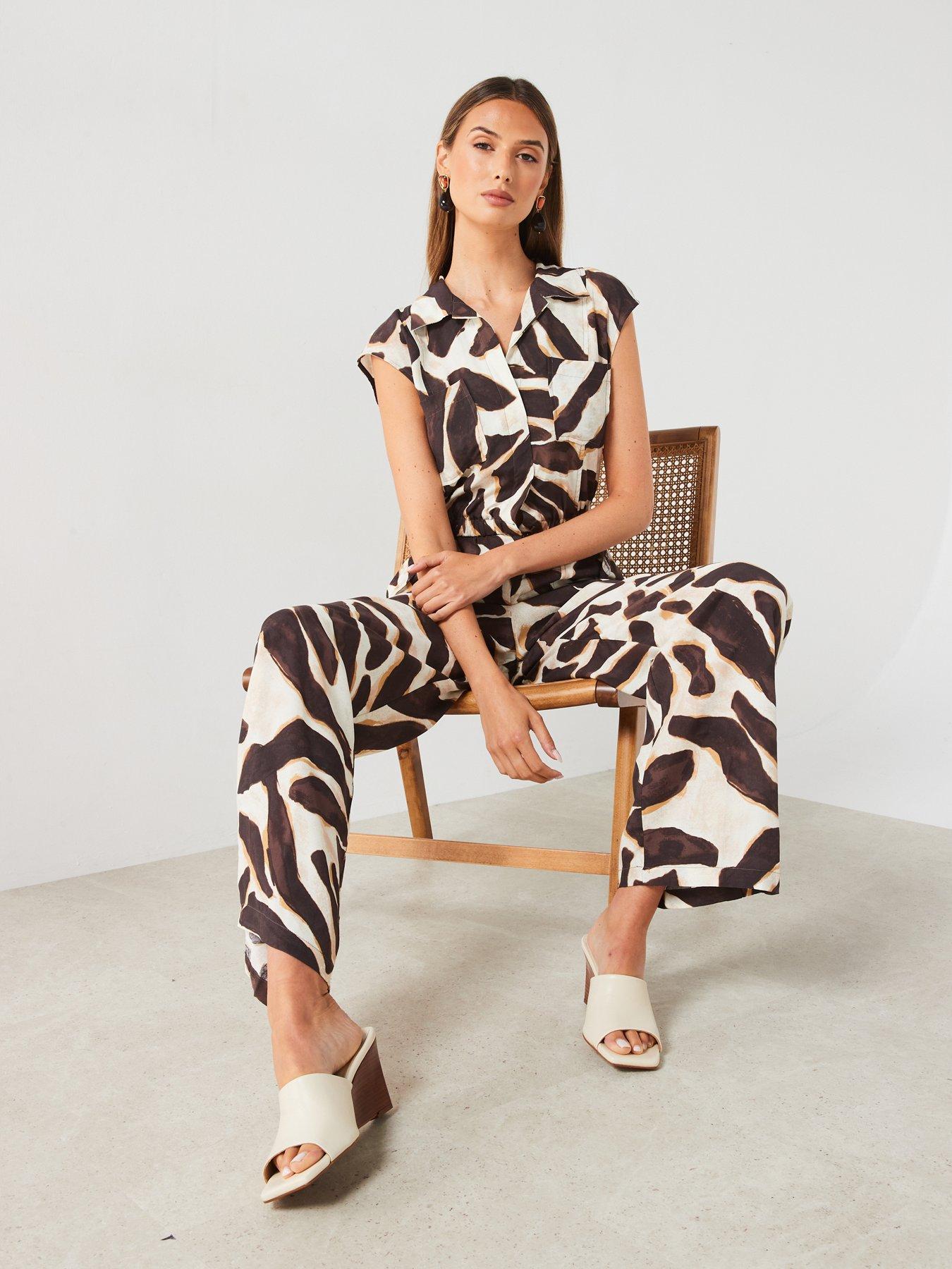 mango-printed-short-sleeve-jumpsuitoutfit