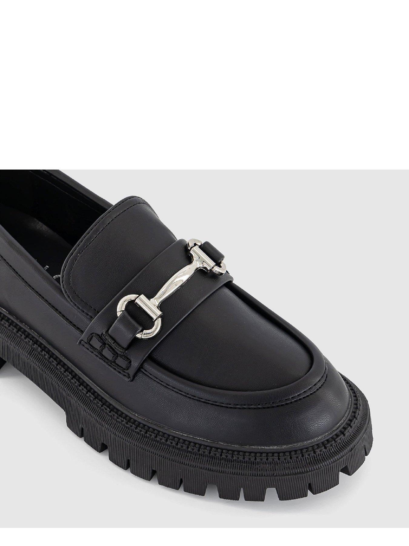 office-flyer-chunky-patent-loafers-blackoutfit