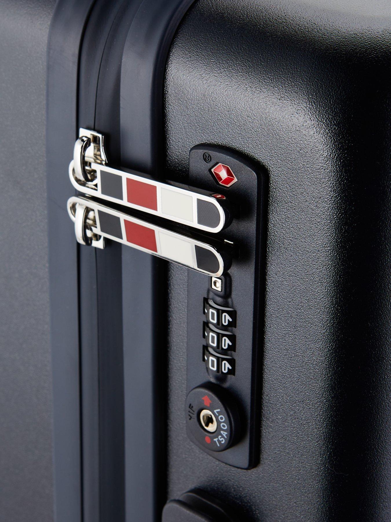 tommy-hilfiger-cabin-size-suitcase-navyoutfit
