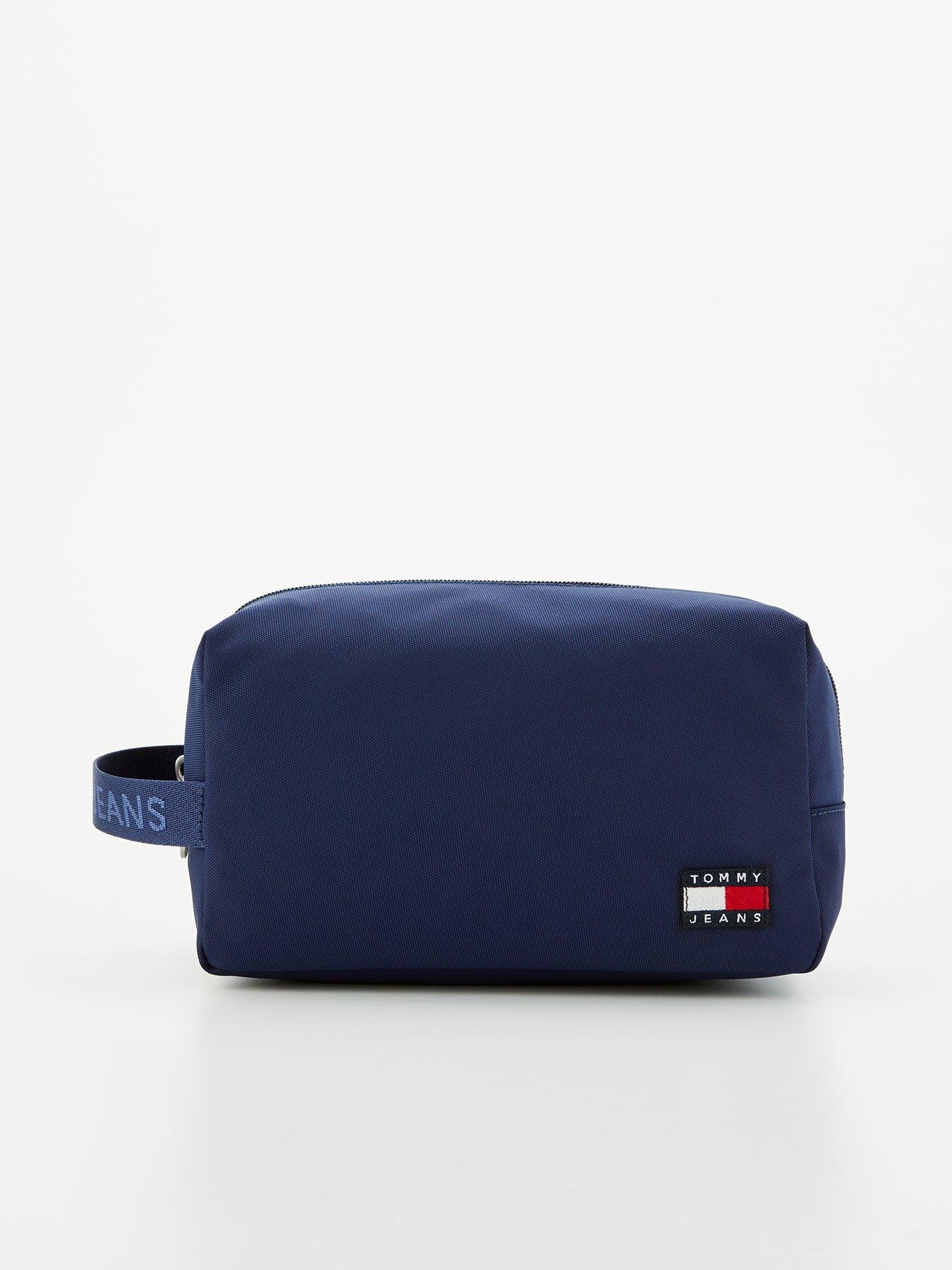 tommy-jeans-essential-daily-nylon-washbag-navy