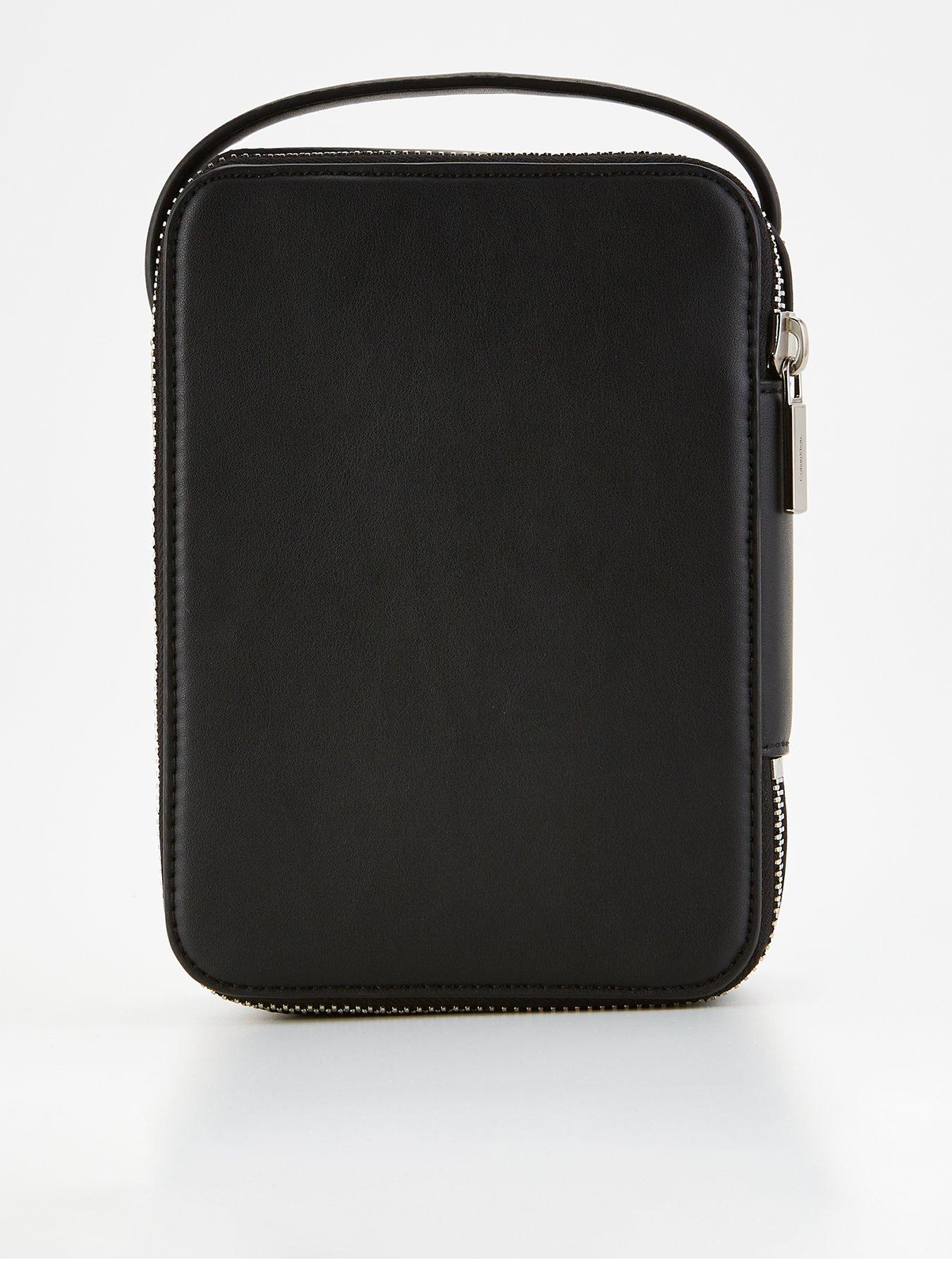 calvin-klein-calvin-klein-sleek-soft-pu-washbag-black