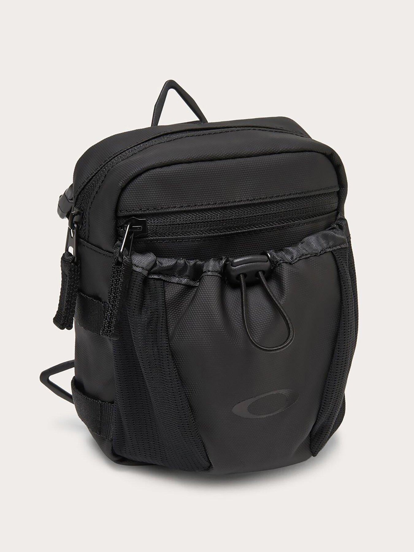 oakley-mens-rover-crossbody-bag-blackback