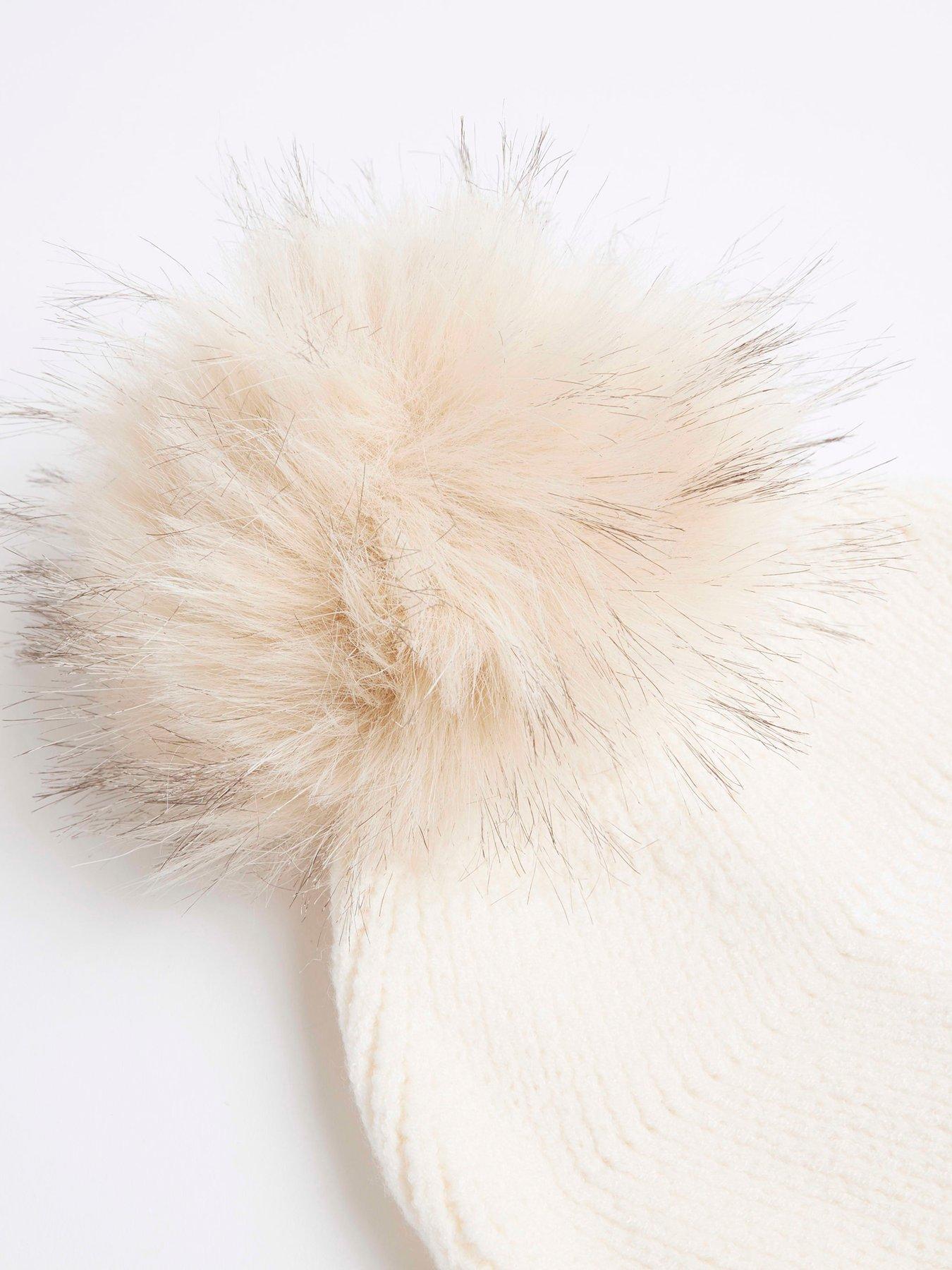 river-island-girls-oversized-pom-pom-beanie-creamoutfit