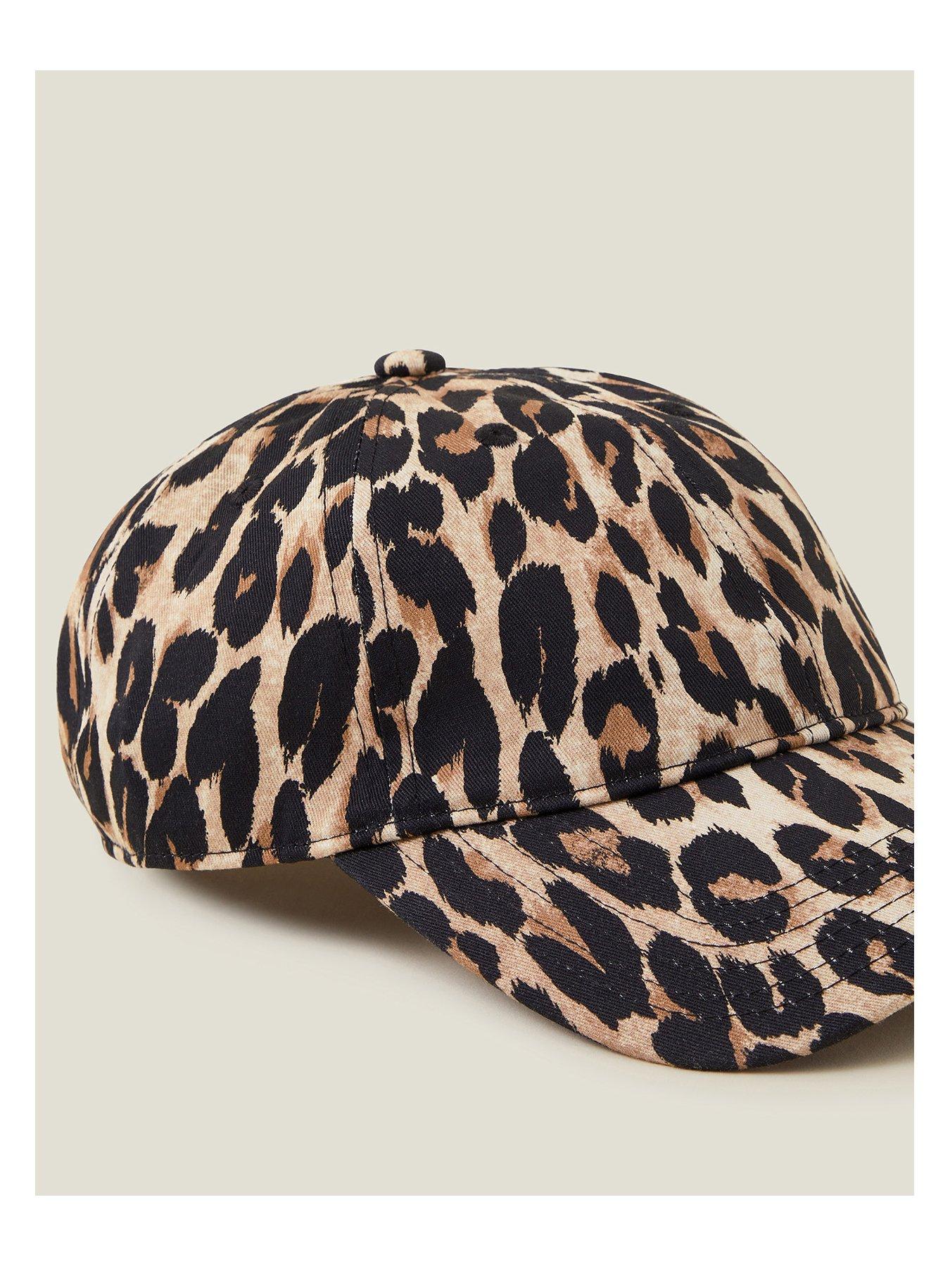 accessorize-leopard-print-baseball-capoutfit