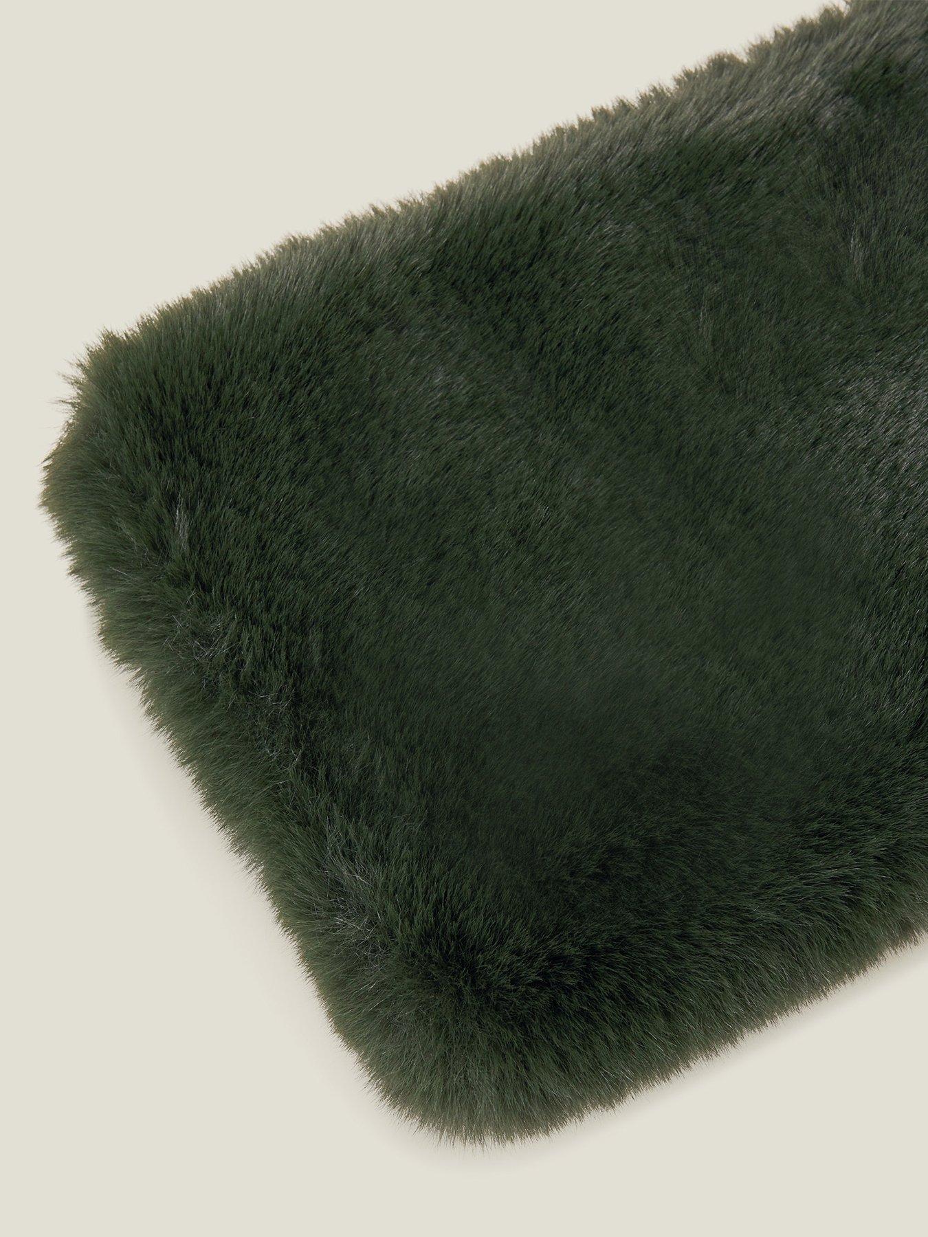 accessorize-luxe-faux-fur-stoleback