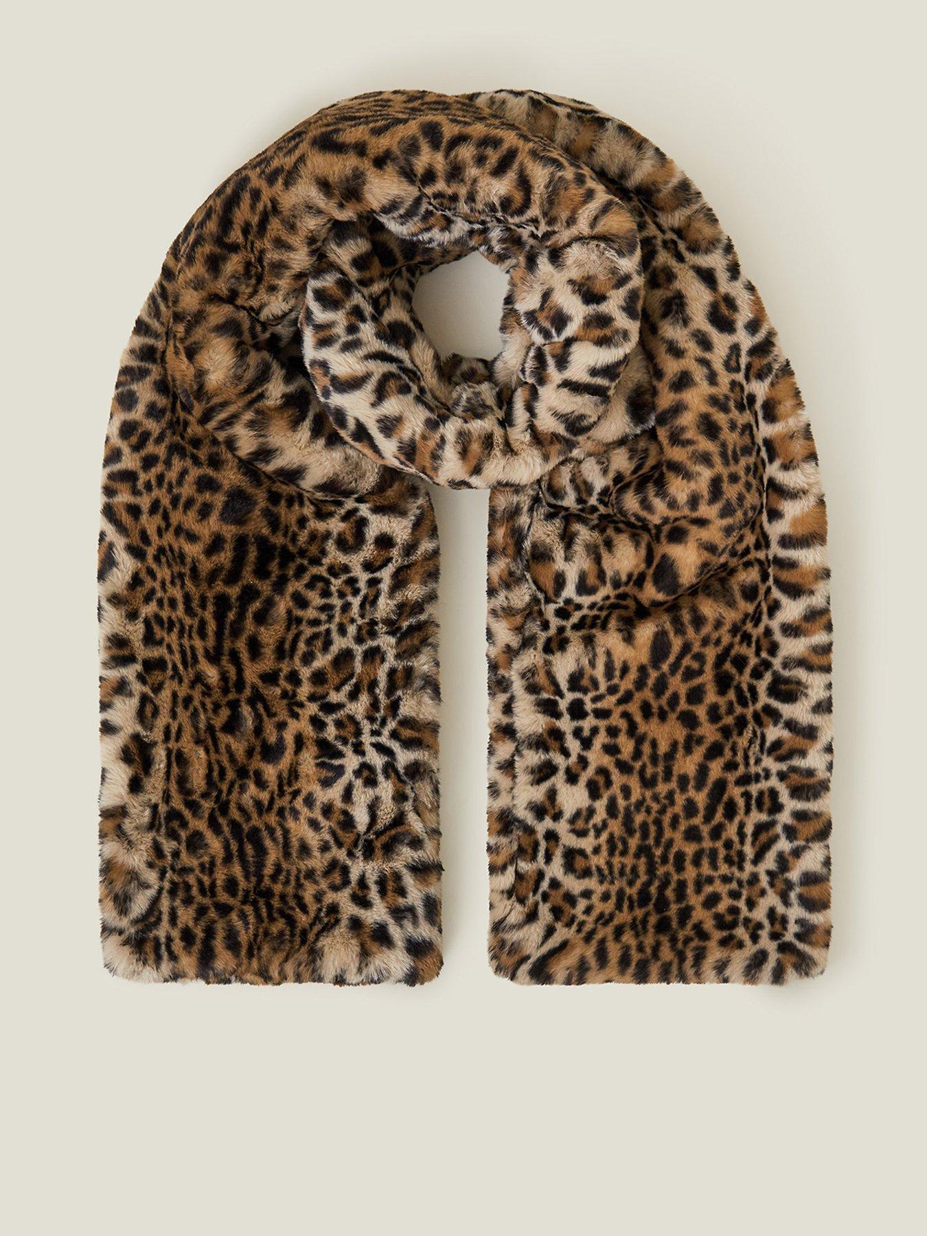 accessorize-luxe-faux-fur-stole