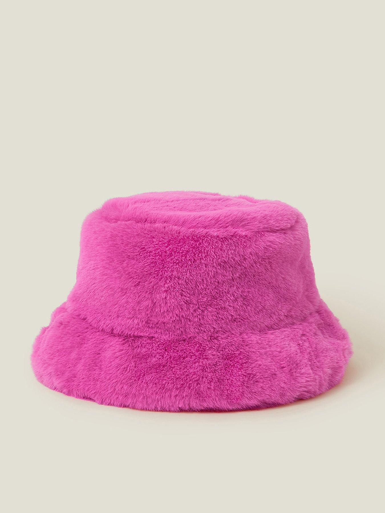 accessorize-luxe-faux-fur-buckets