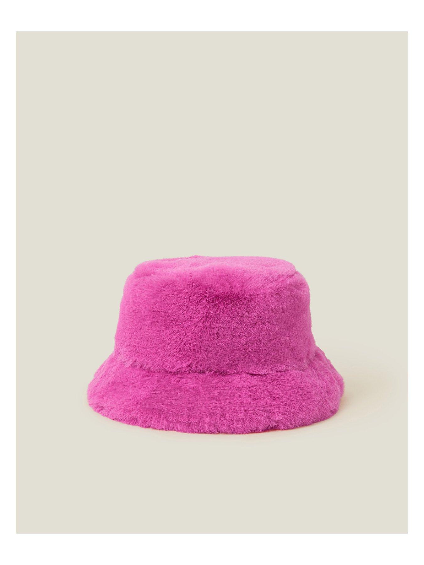 accessorize-luxe-faux-fur-bucketsback