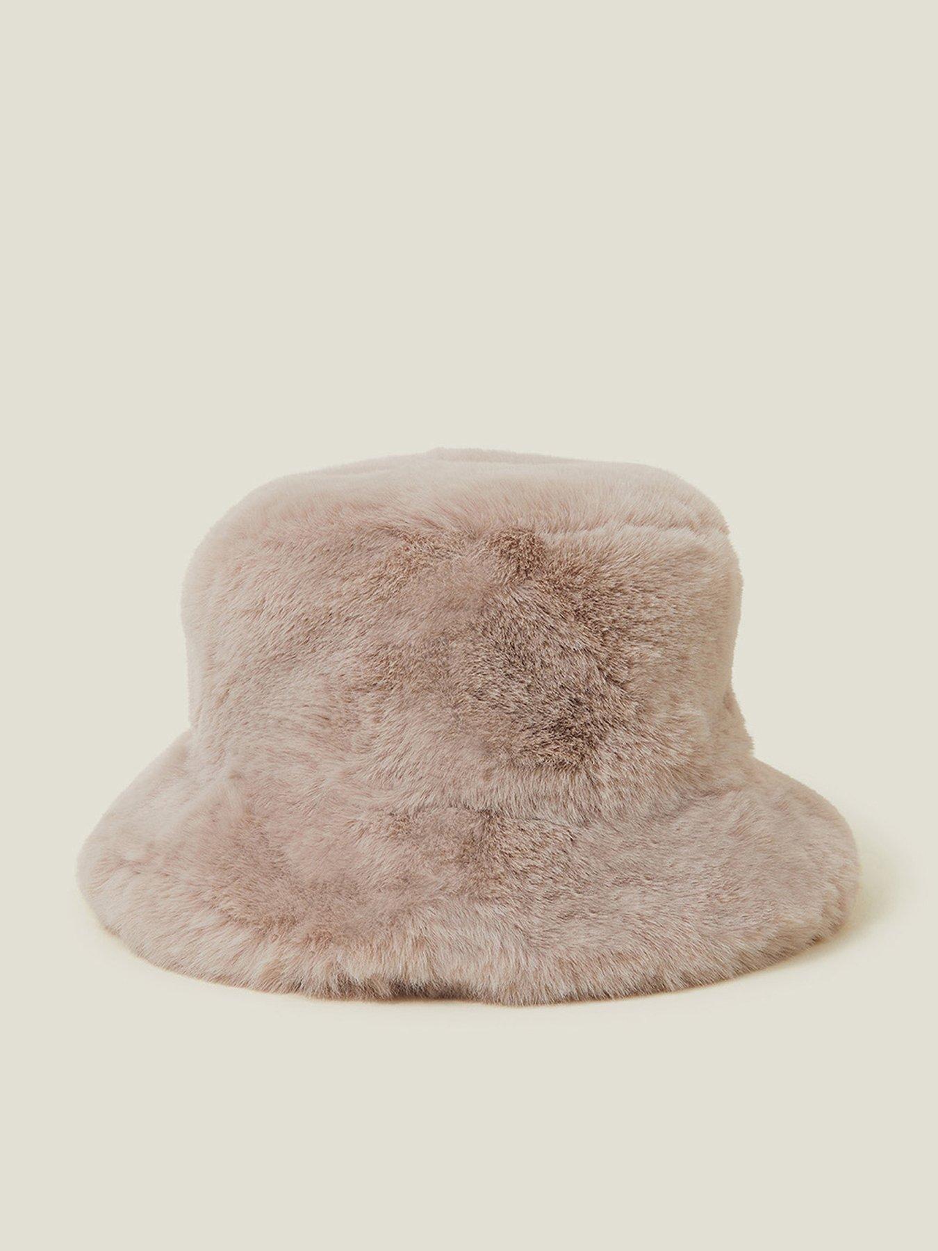 accessorize-luxe-faux-fur-buckets