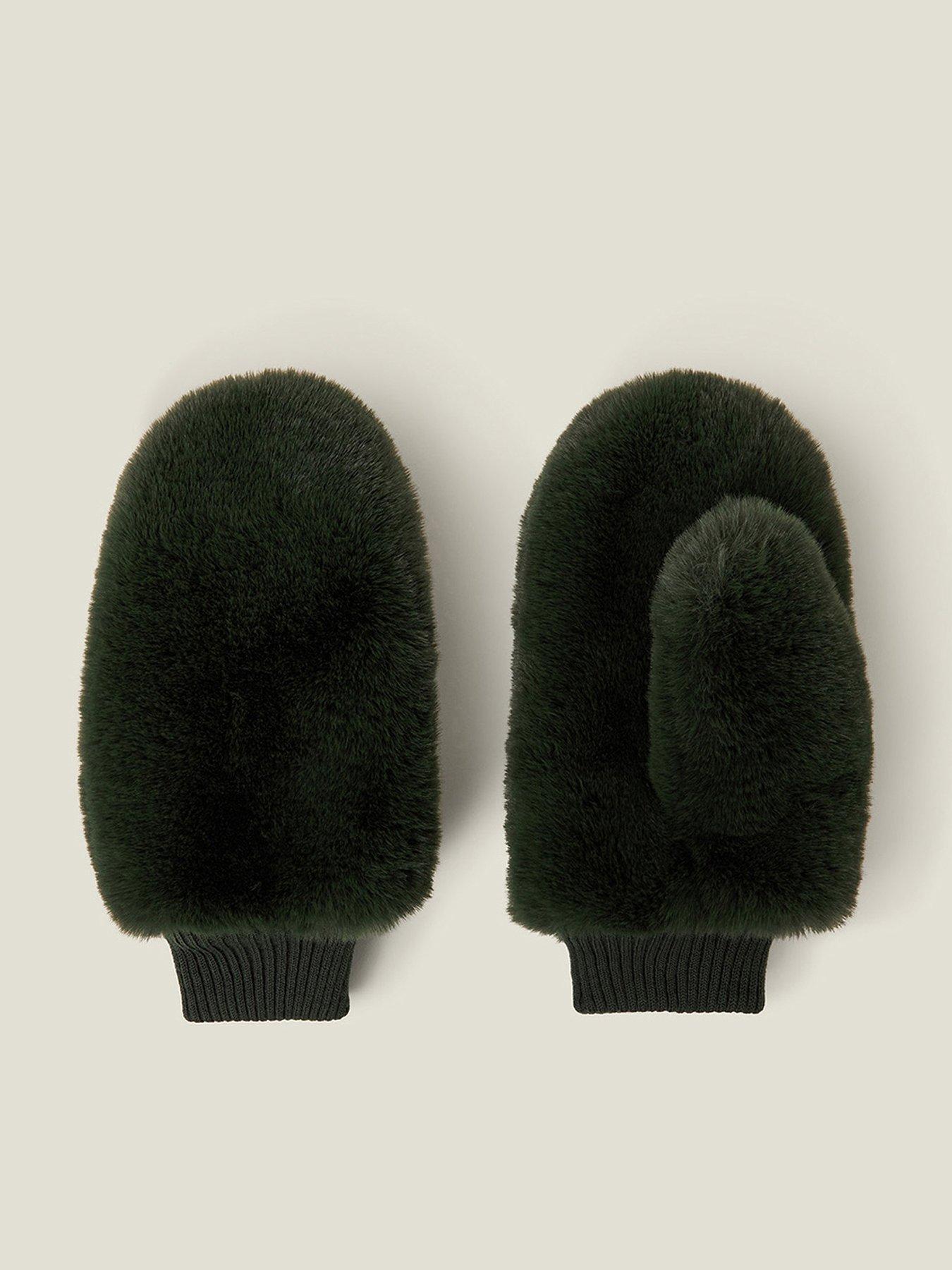 accessorize-luxe-faux-fur-mitten