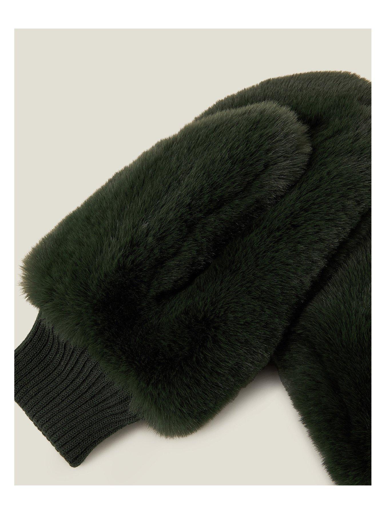 accessorize-luxe-faux-fur-mittenback