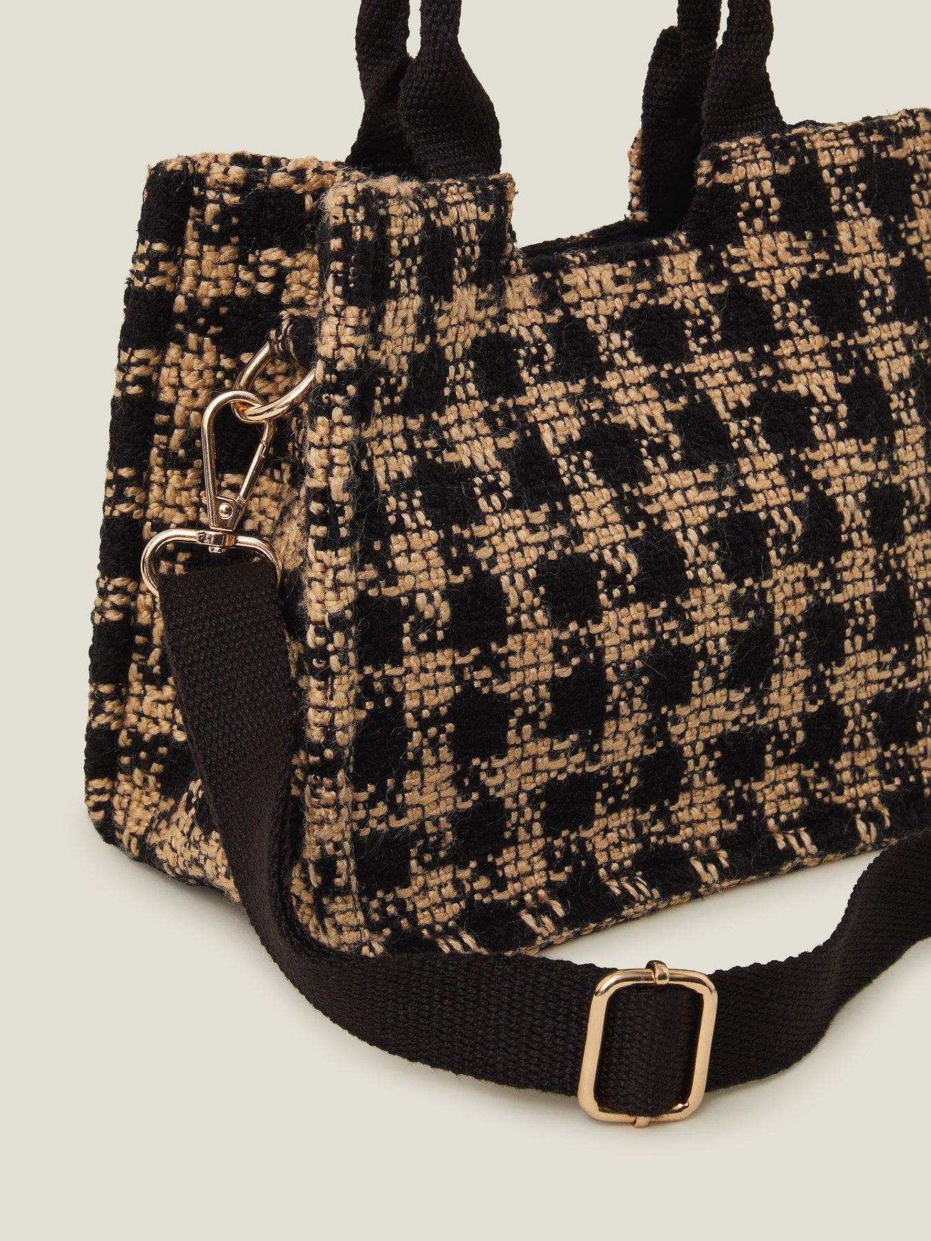 accessorize-small-dogtooth-cross-bodydetail