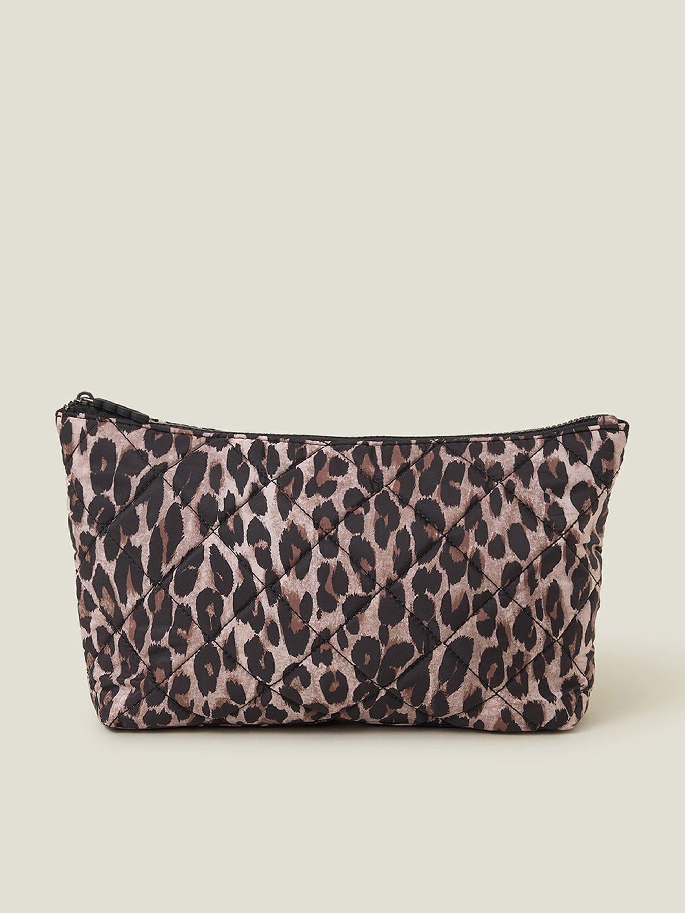 accessorize-leopard-wash-bag