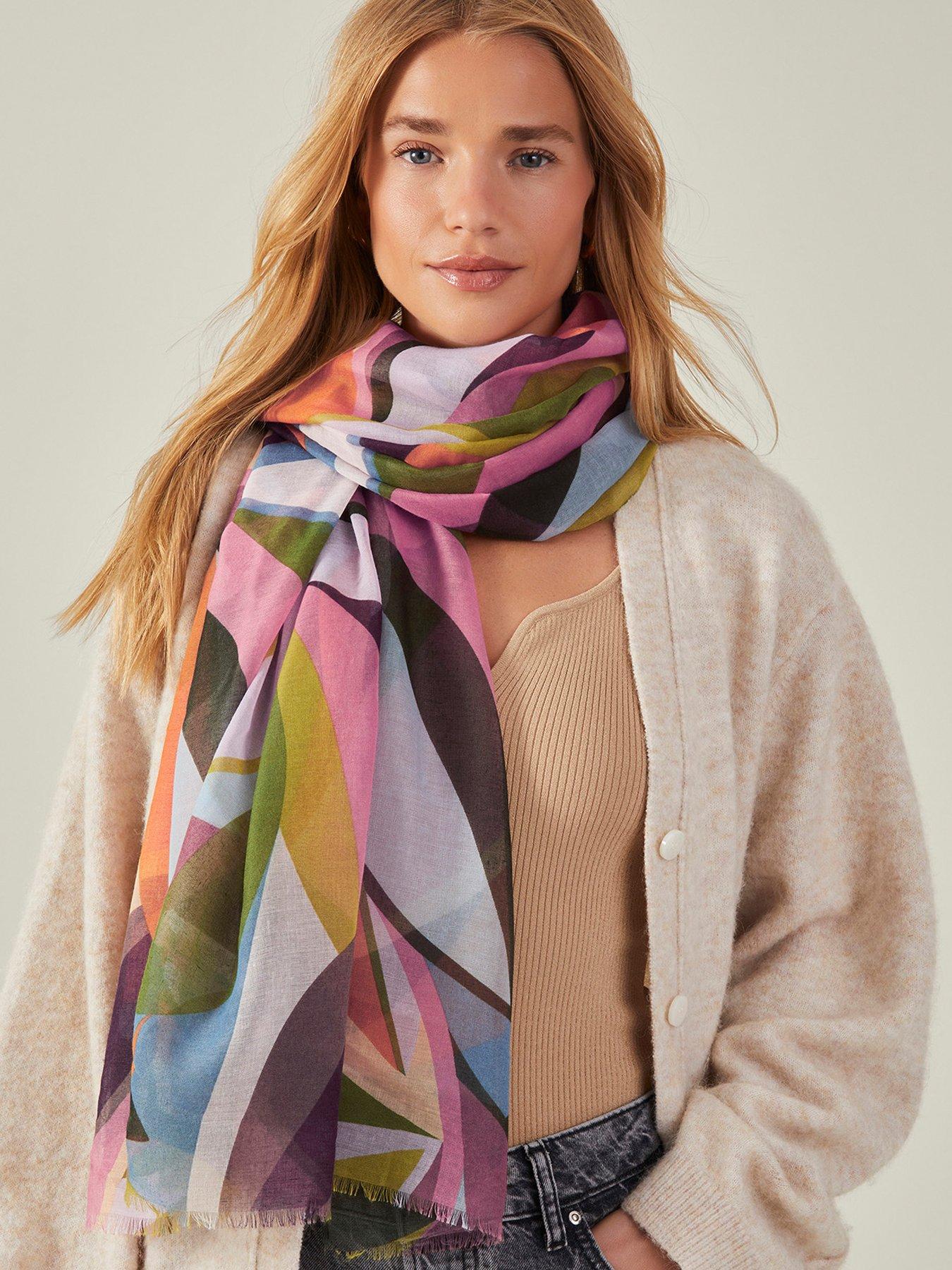 accessorize-abstract-leaf-print-lightweight-scarfstillFront