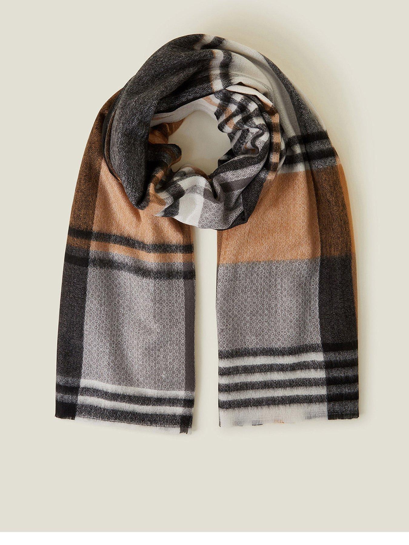 accessorize-leo-heart-mid-scarf