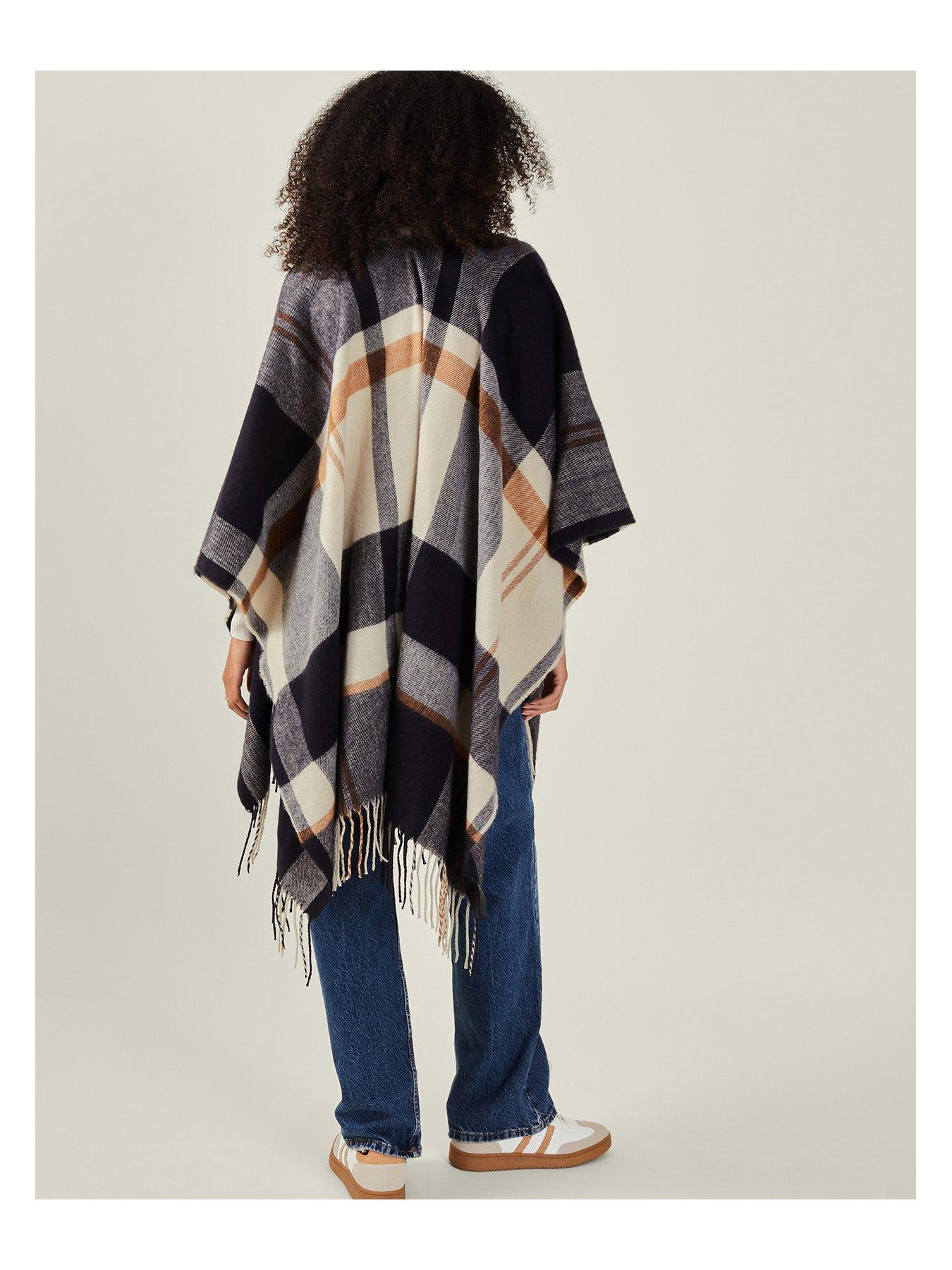 accessorize-brighton-check-poncho-navyoutfit