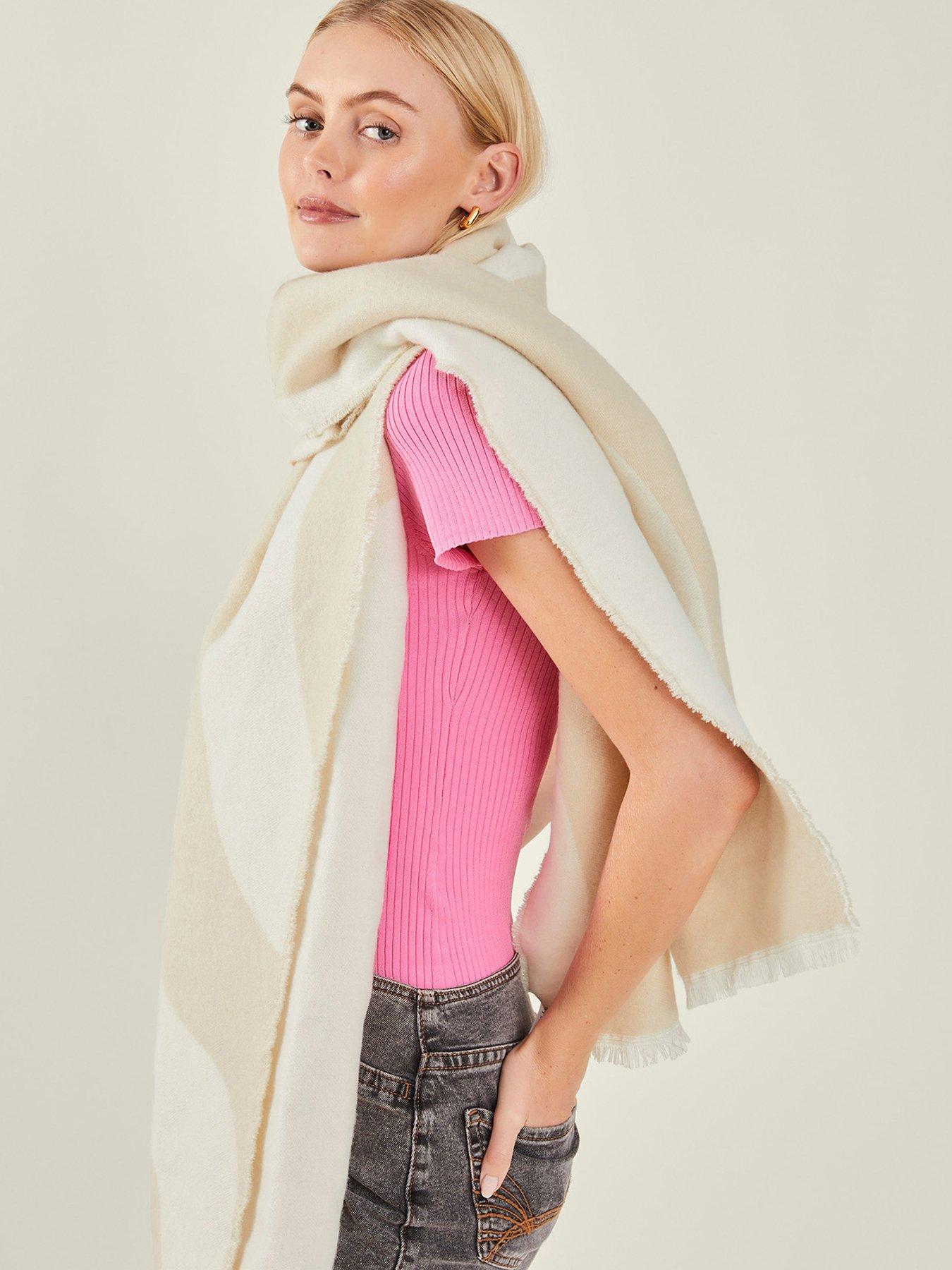 accessorize-lucy-lee-natural-blanketstillFront