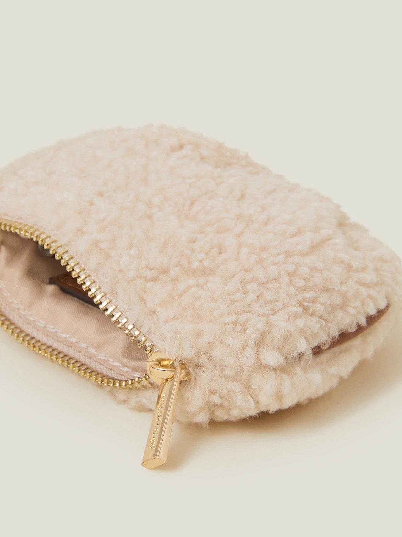 accessorize-shearling-coin-purseoutfit