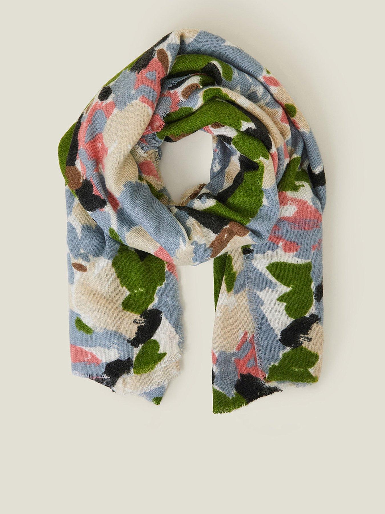 accessorize-lush-meadow-blanketfront