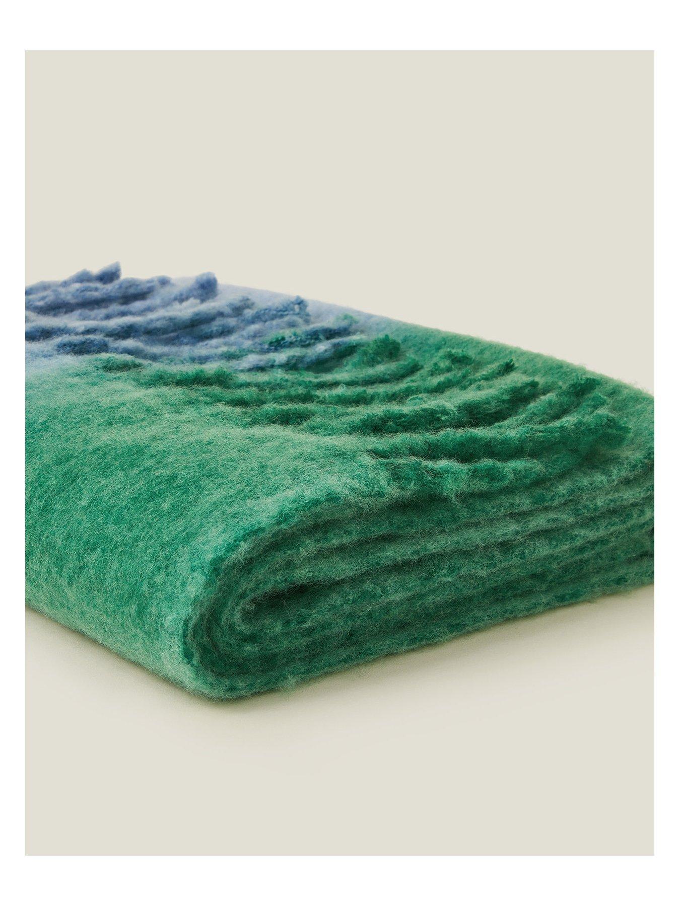 accessorize-blue-green-super-fluffy-scarfdetail