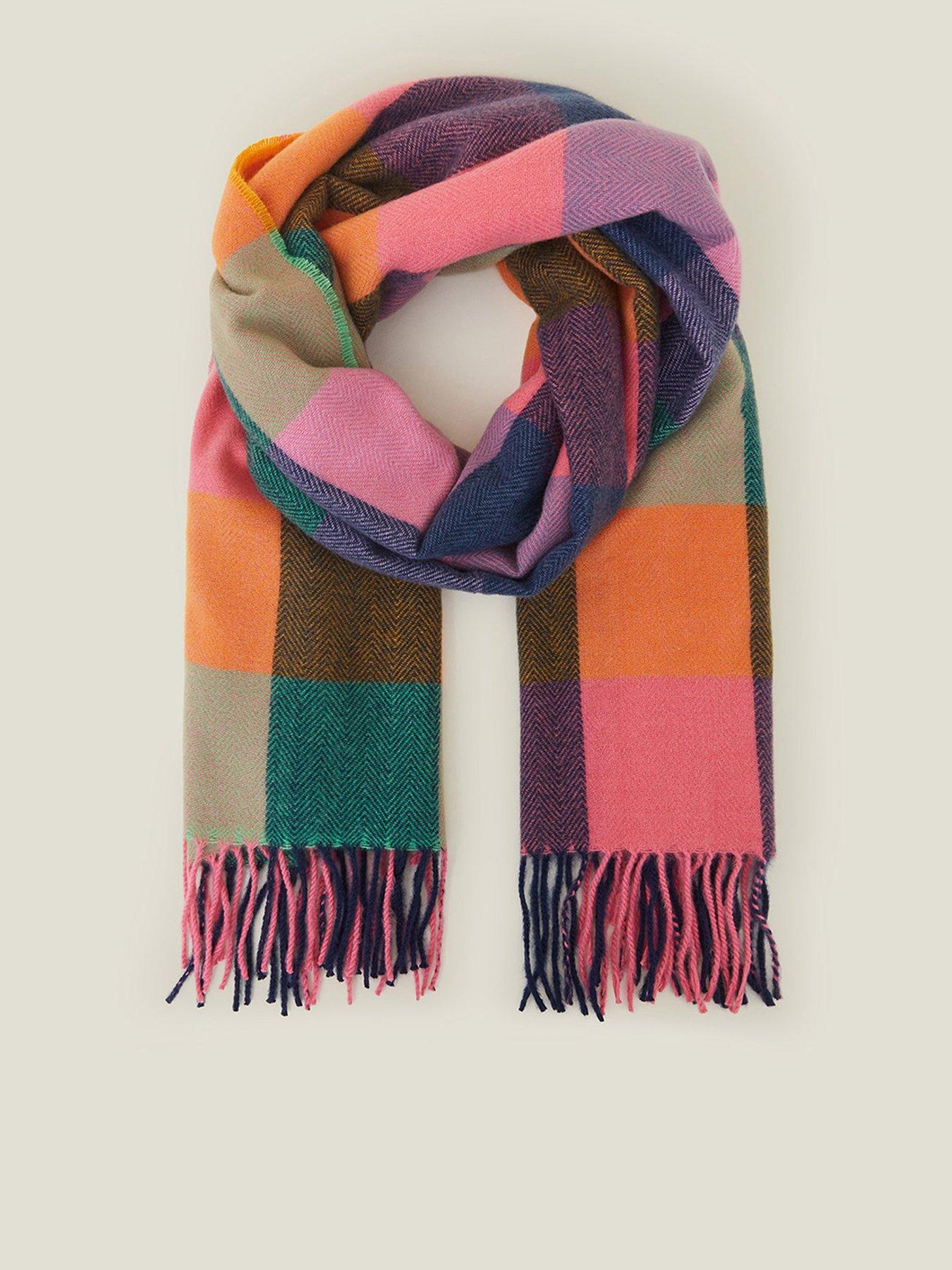 accessorize-wadey-colourblock-blanket