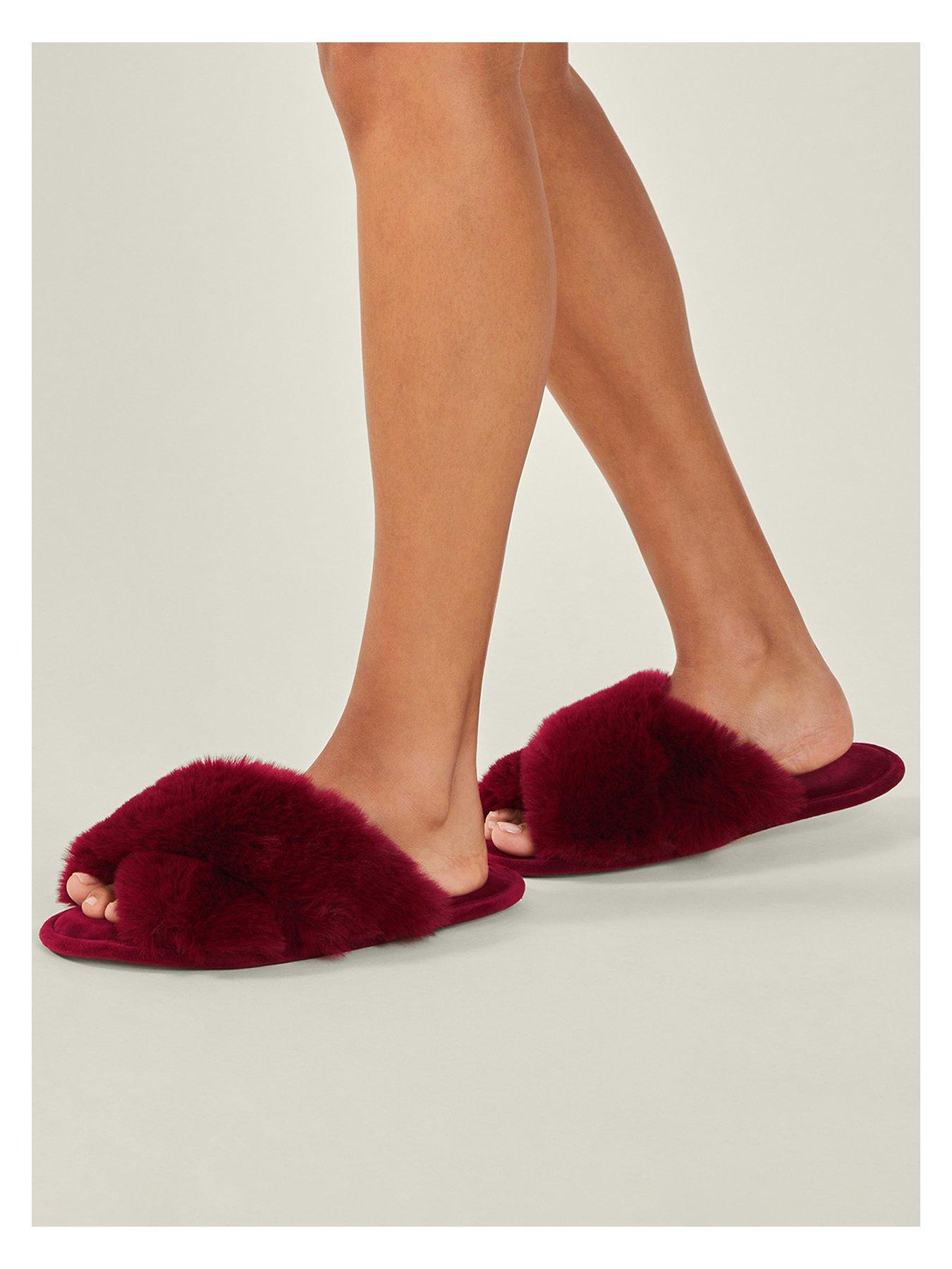 accessorize-luxe-cross-strap-fur-slider-slipper-redoutfit