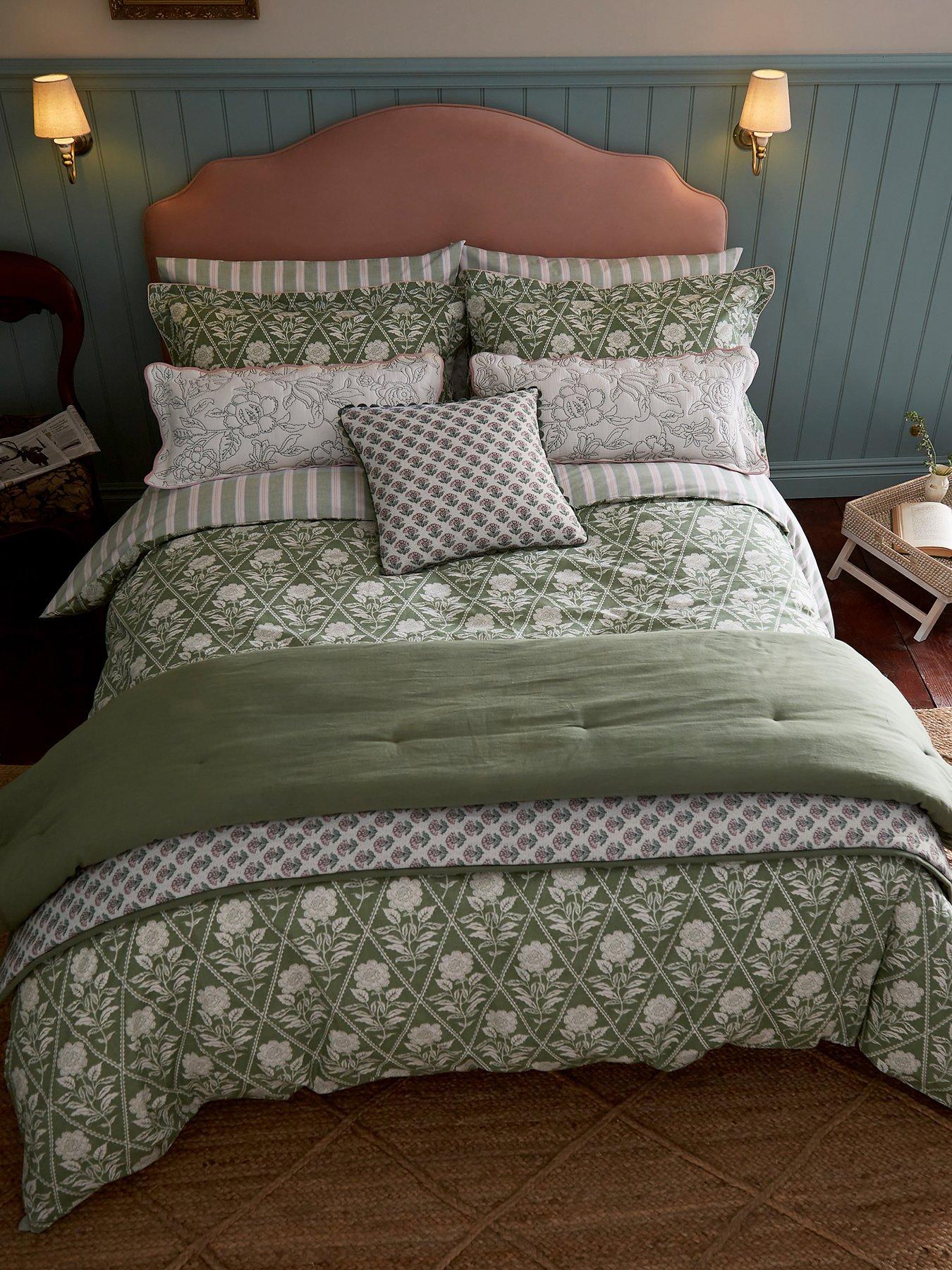 joules-juliette-stamp-green-duvet-set--doubleback