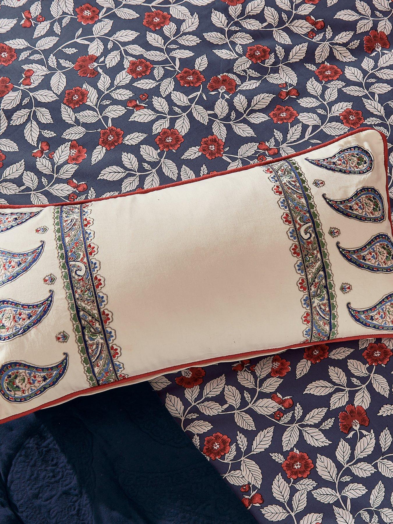 joules-tapestry-paisley-cushion