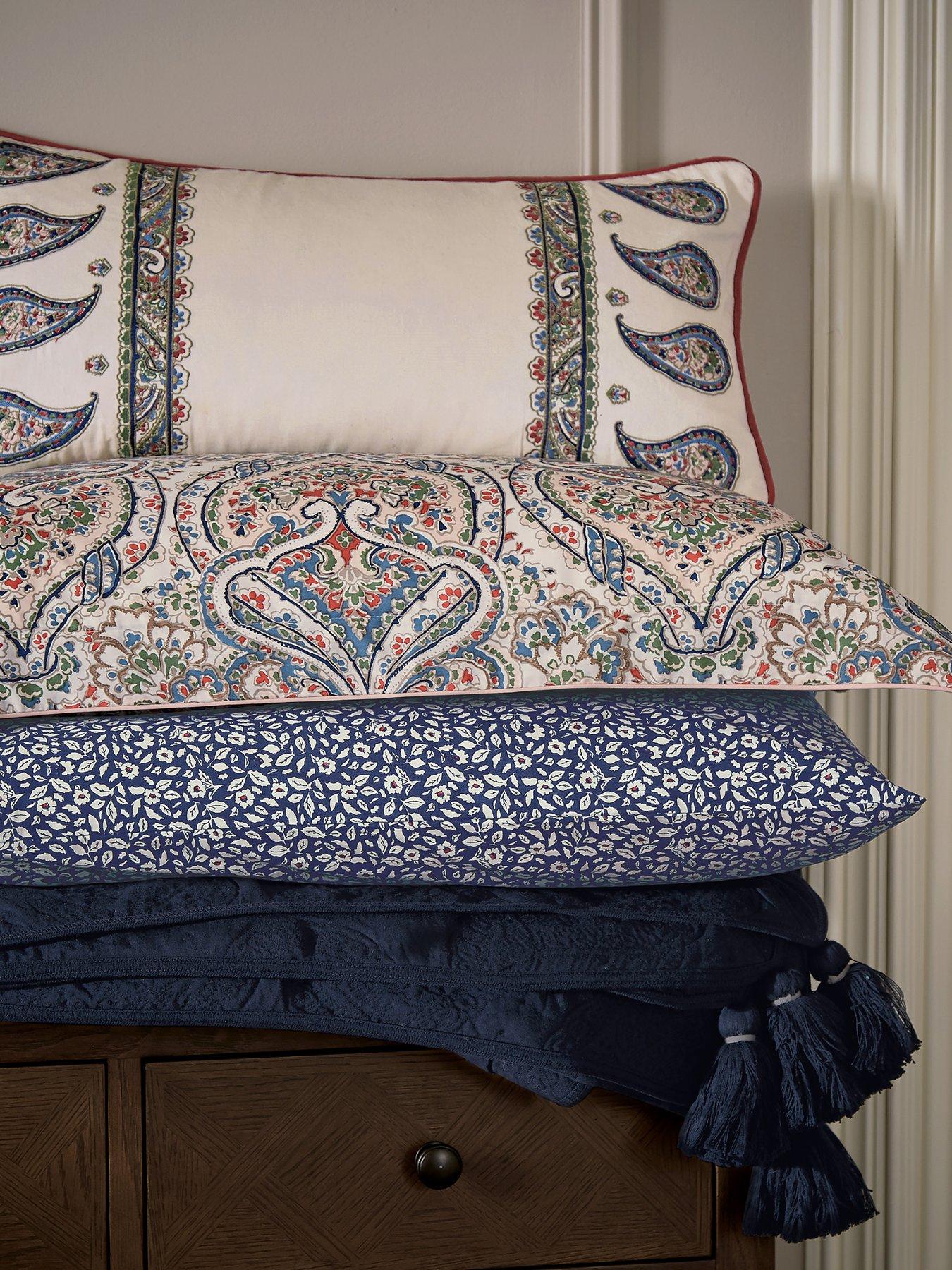 joules-tapestry-paisley-cushionback