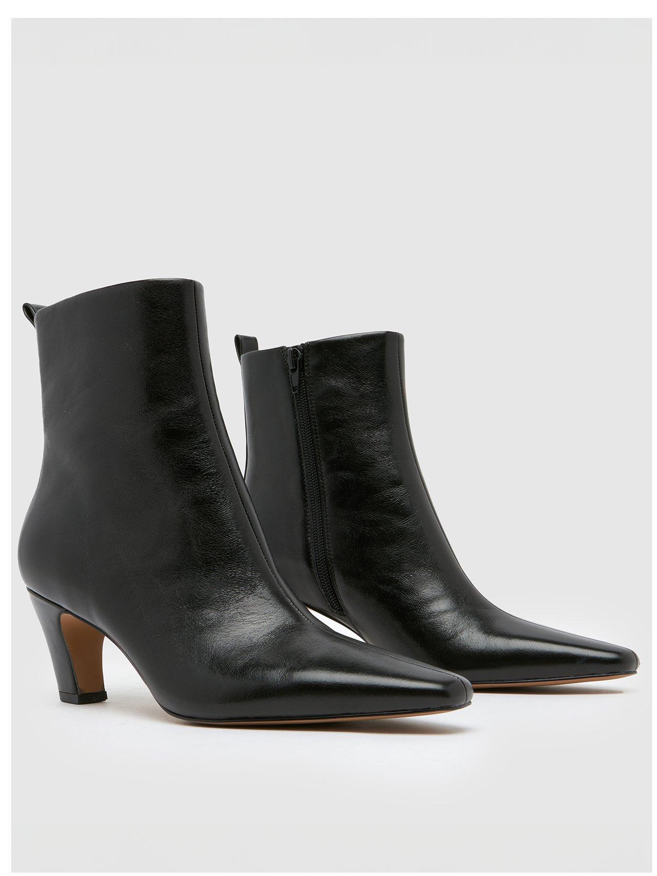 schuh-blakely-leather-chisel-toe-boot-blackstillFront