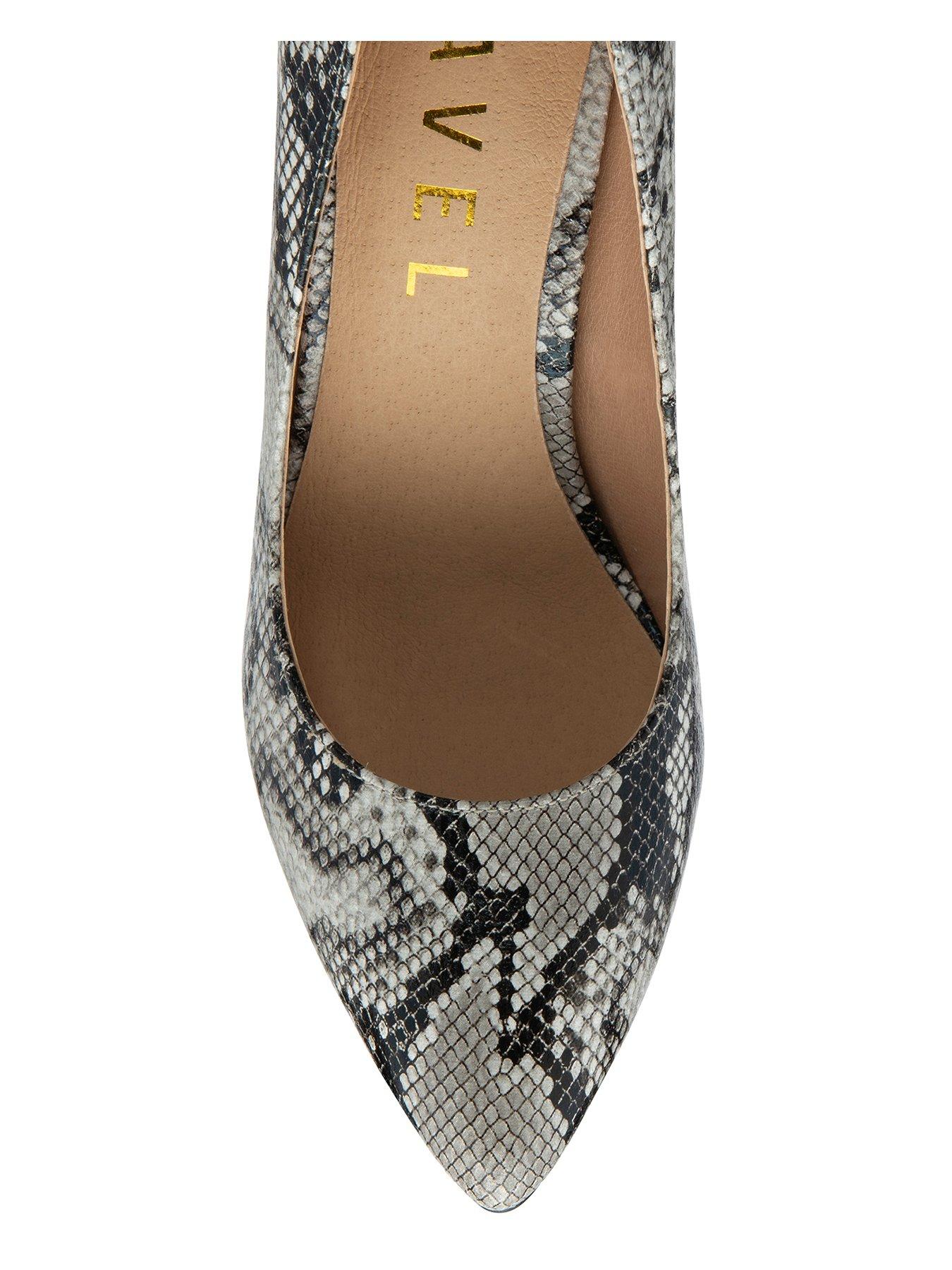 ravel-edson-court-shoe-snakeoutfit