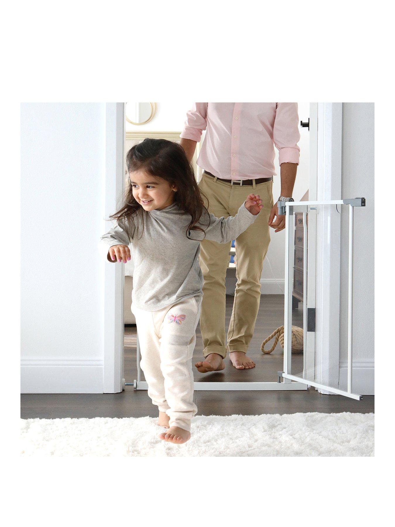 dreambaby-peek-a-boo-clear-view-low-step-gate-75-81cm-whiteback