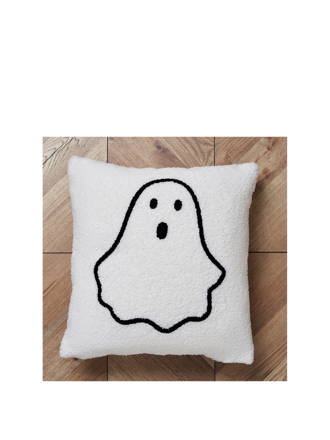 very-home-tufted-ghost-cushionstillFront