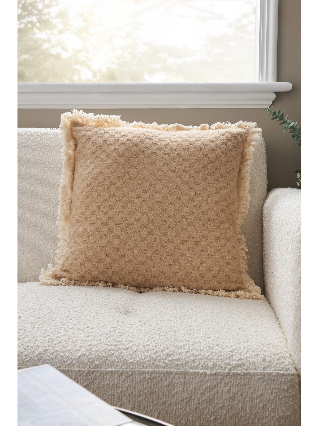 the-very-collection-small-checkerboard-cushiondetail