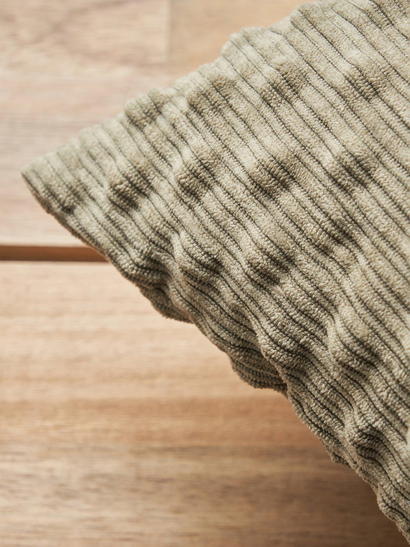 the-very-collection-bobble-cushion-45-x-45cmoutfit