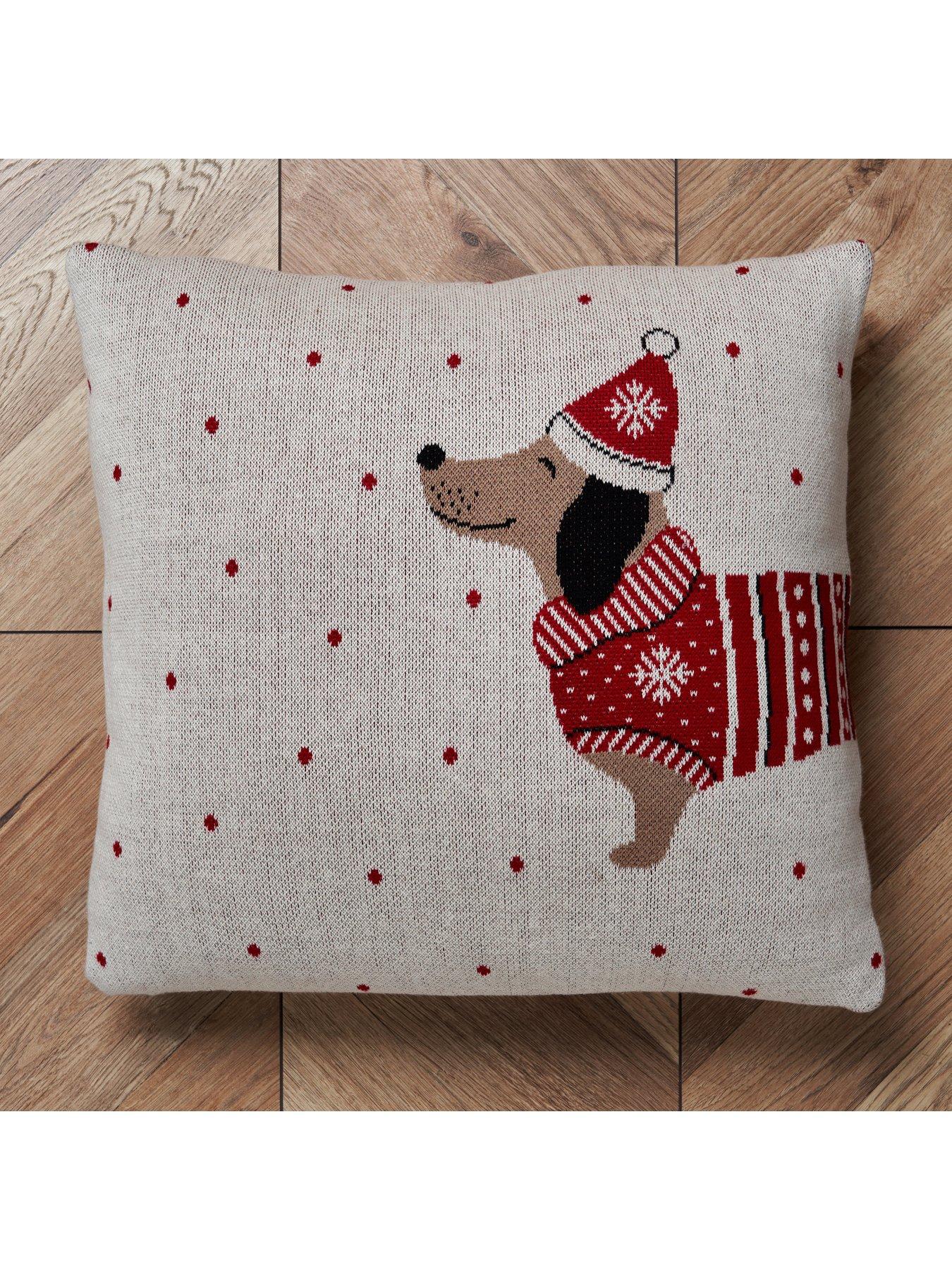 very-home-christmas-santa-paws-cushiondetail