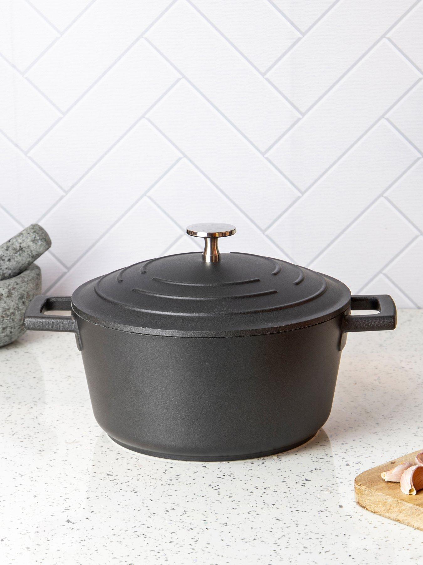 masterclass-lightweight-cast-aluminium-25-litre-casserole-dish-black