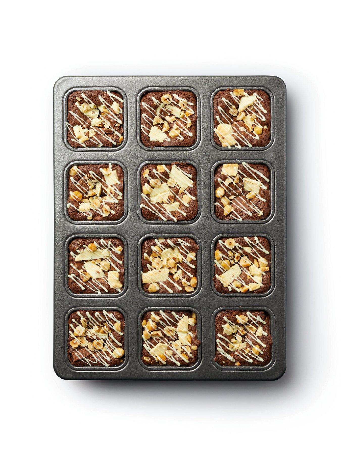 MasterClass Non-Stick 12 Hole Brownie Tin with Dividers