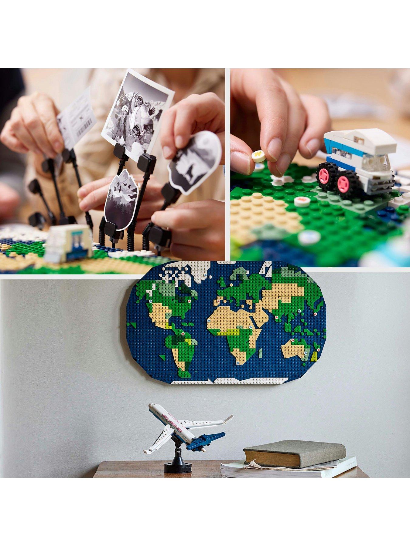 lego-family-travel-moments-world-map-toy-set-41838detail