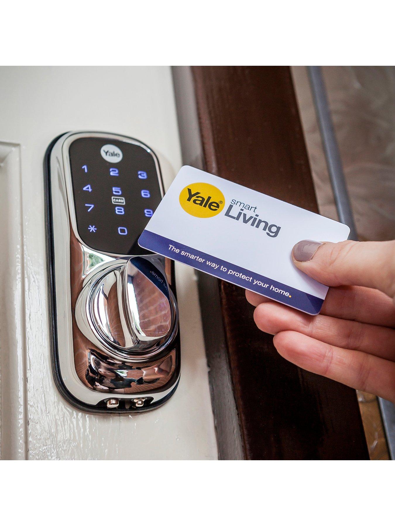 yale-yale-smart-door-lock-keyless-connected-matt-blackoutfit