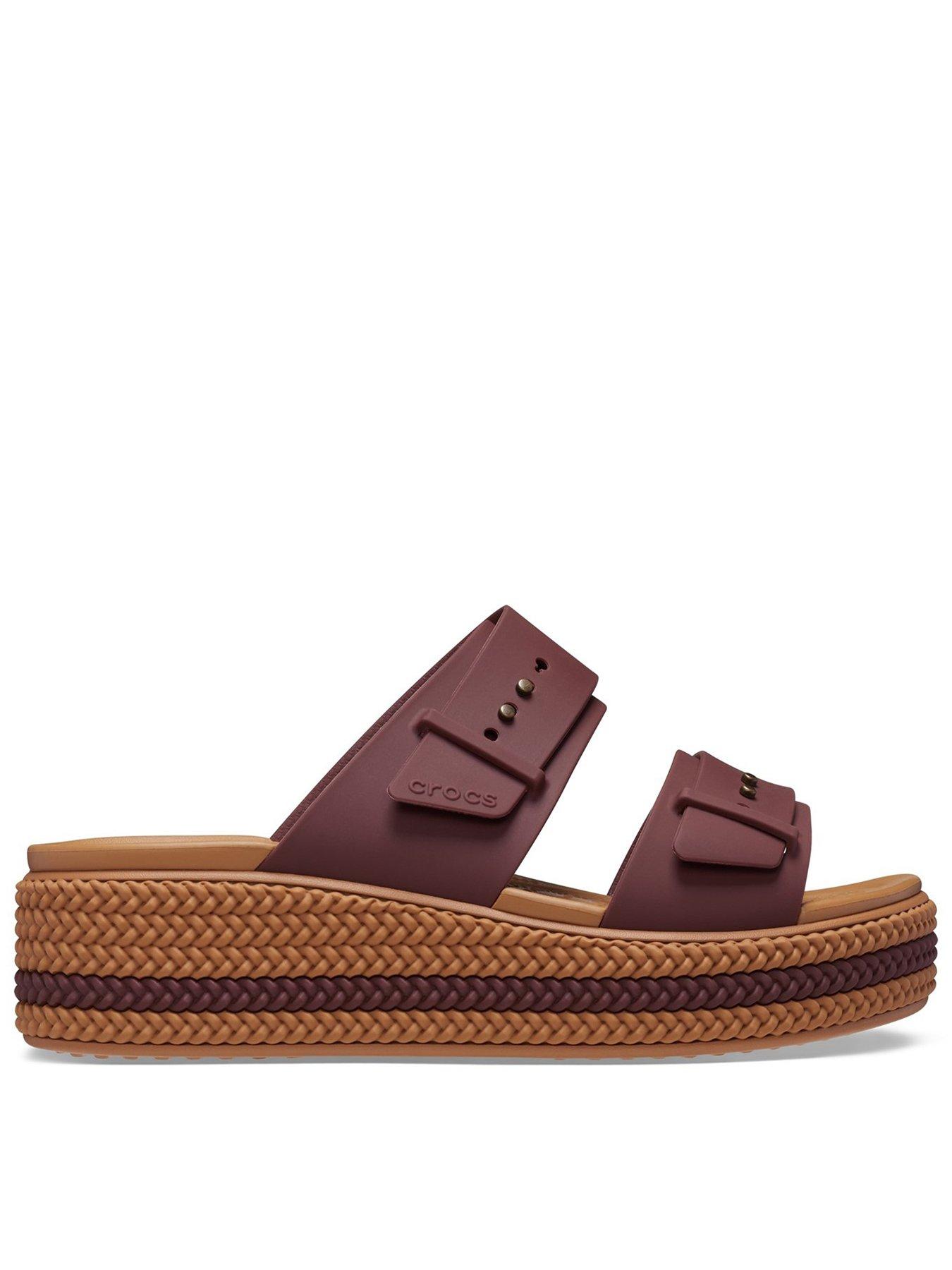 crocs-brooklyn-buckle-low-wedge-sandal-brownfront