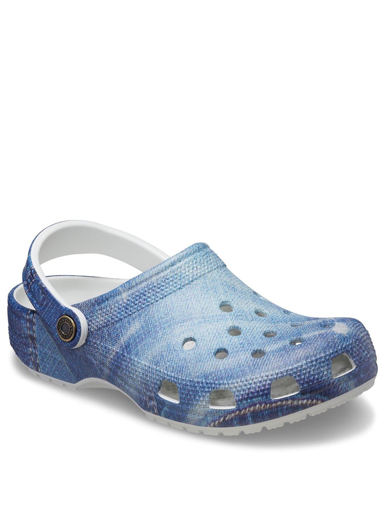 crocs-classic-denim-print-clogstillFront