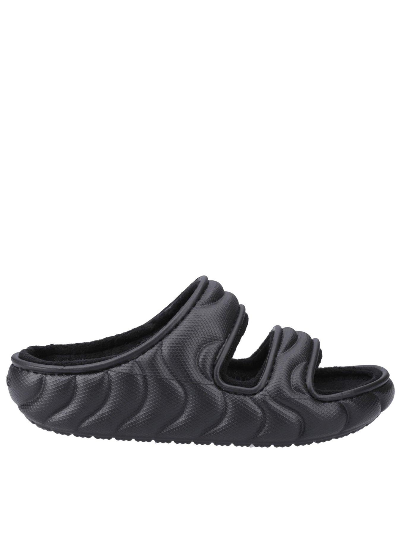 crocs-classic-cozzzy-overpuff-sandal-blackfront